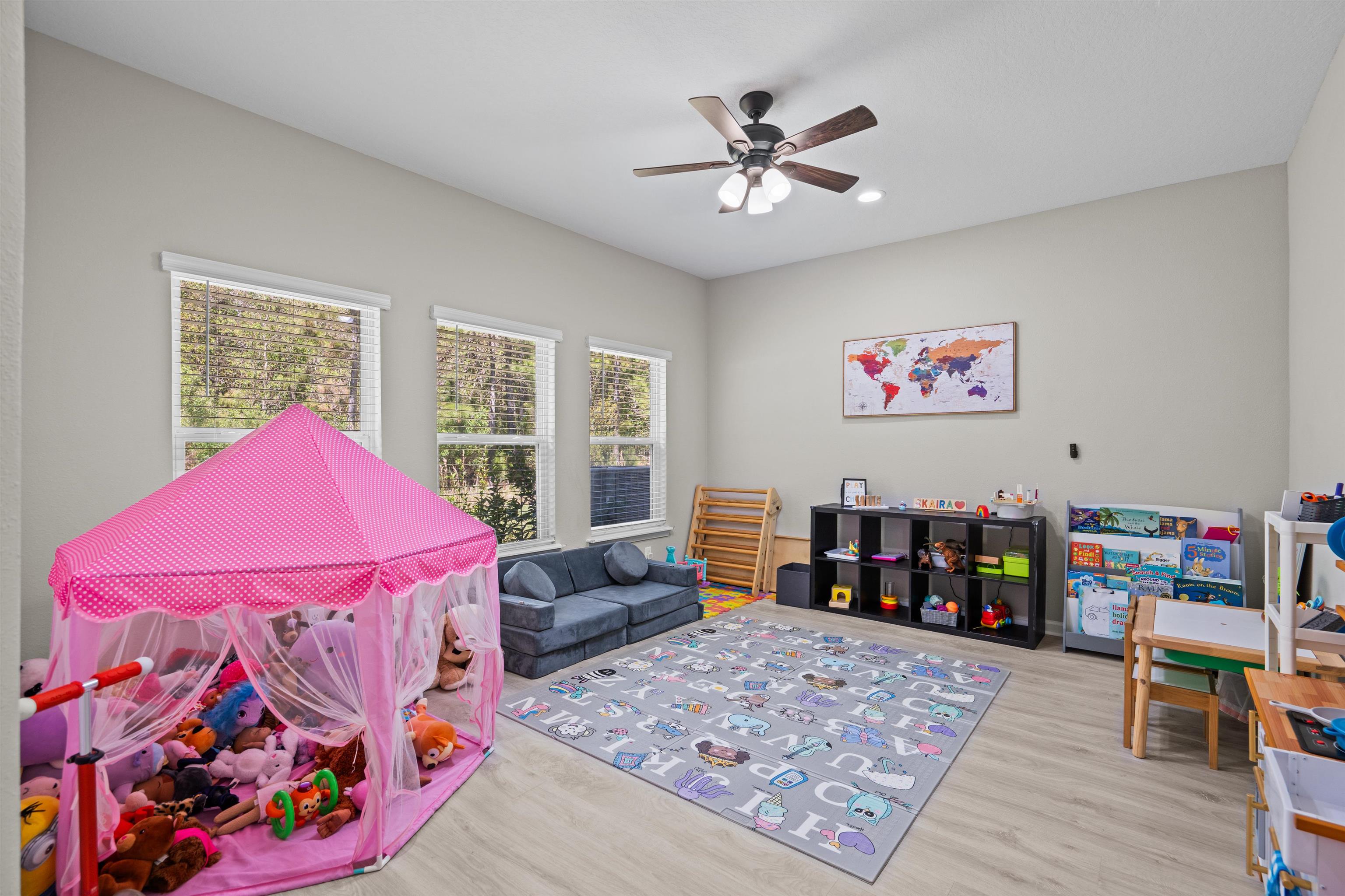 Image 30 of 49 For 207 Archstone Way