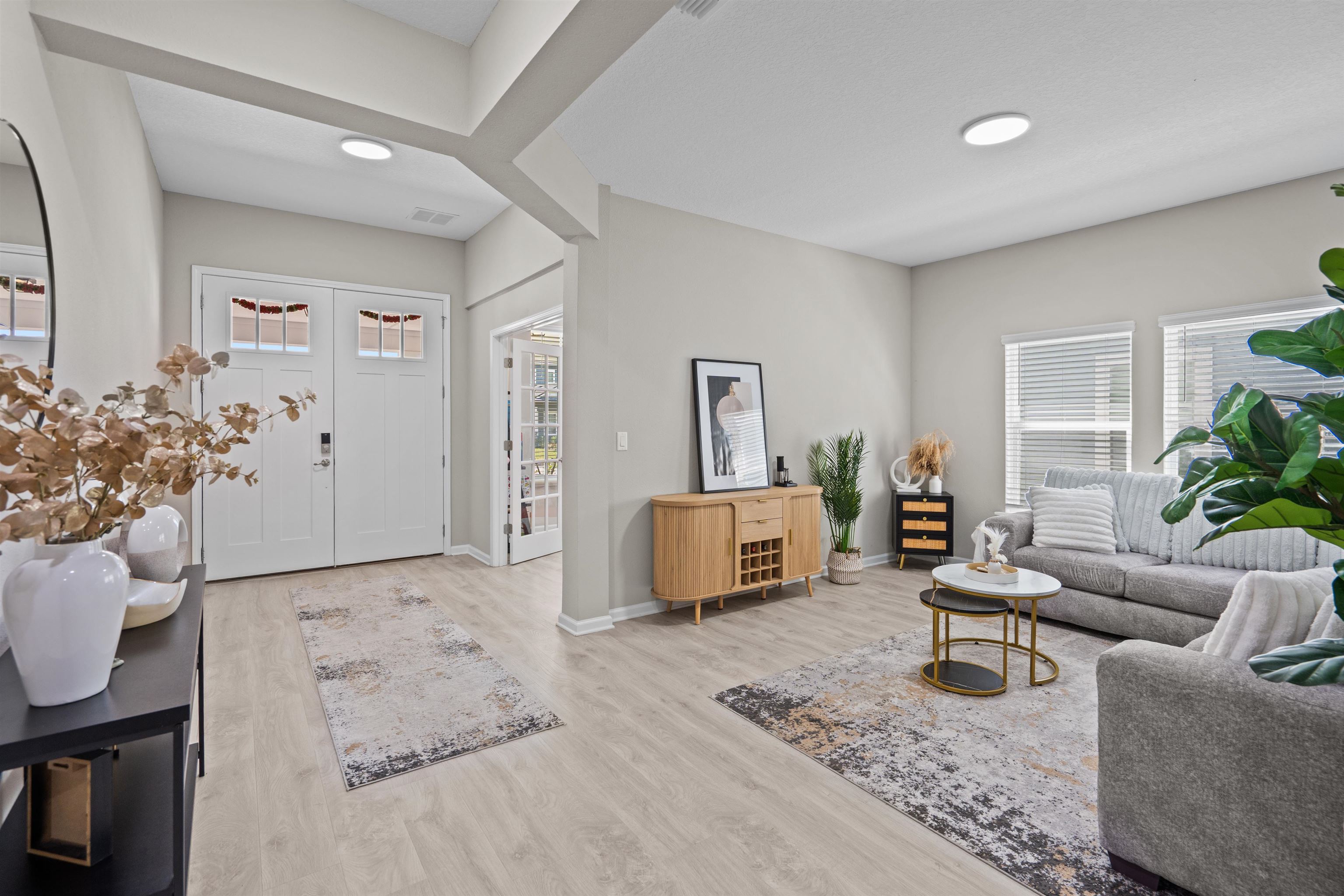 Image 4 of 49 For 207 Archstone Way