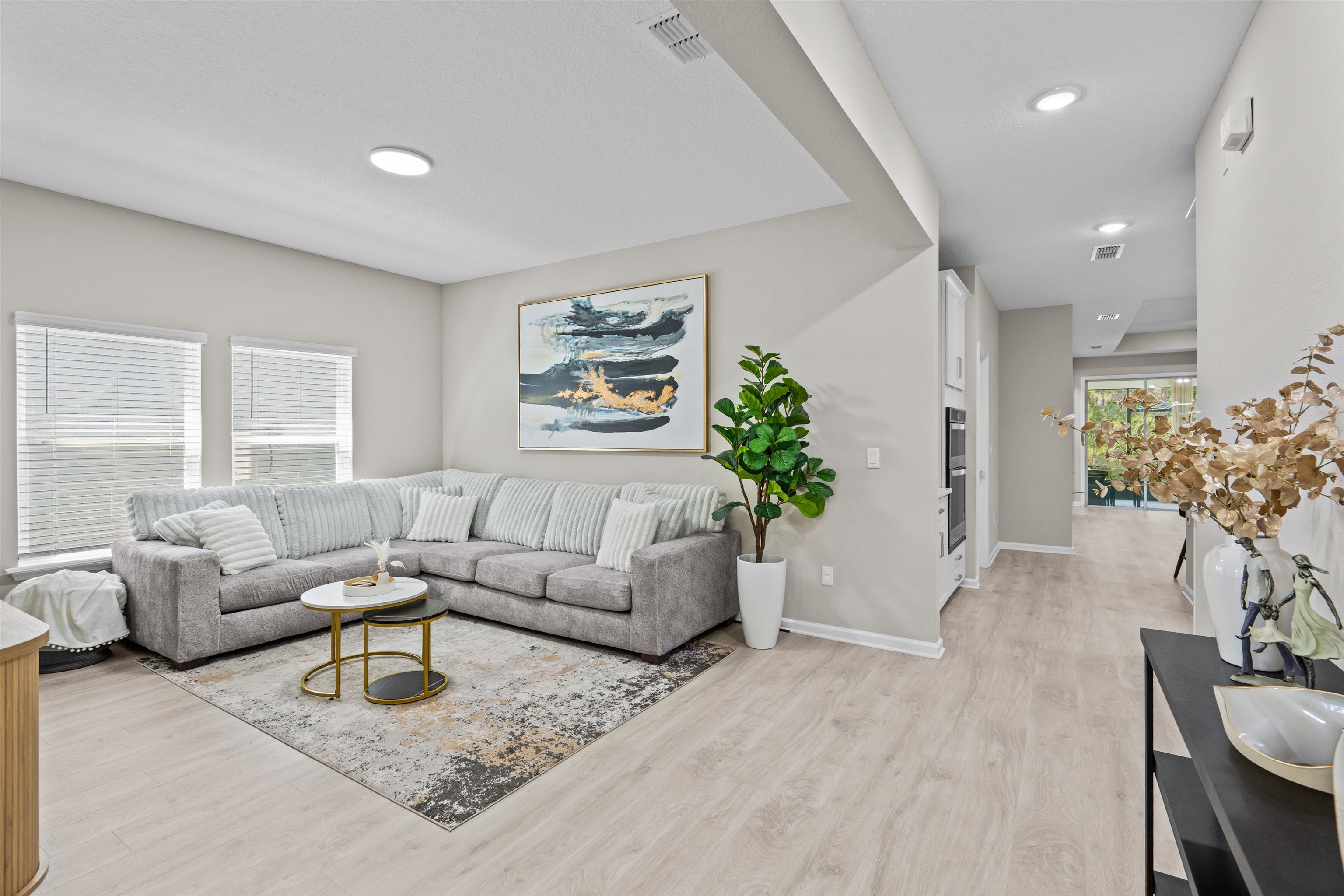 Image 6 of 49 For 207 Archstone Way