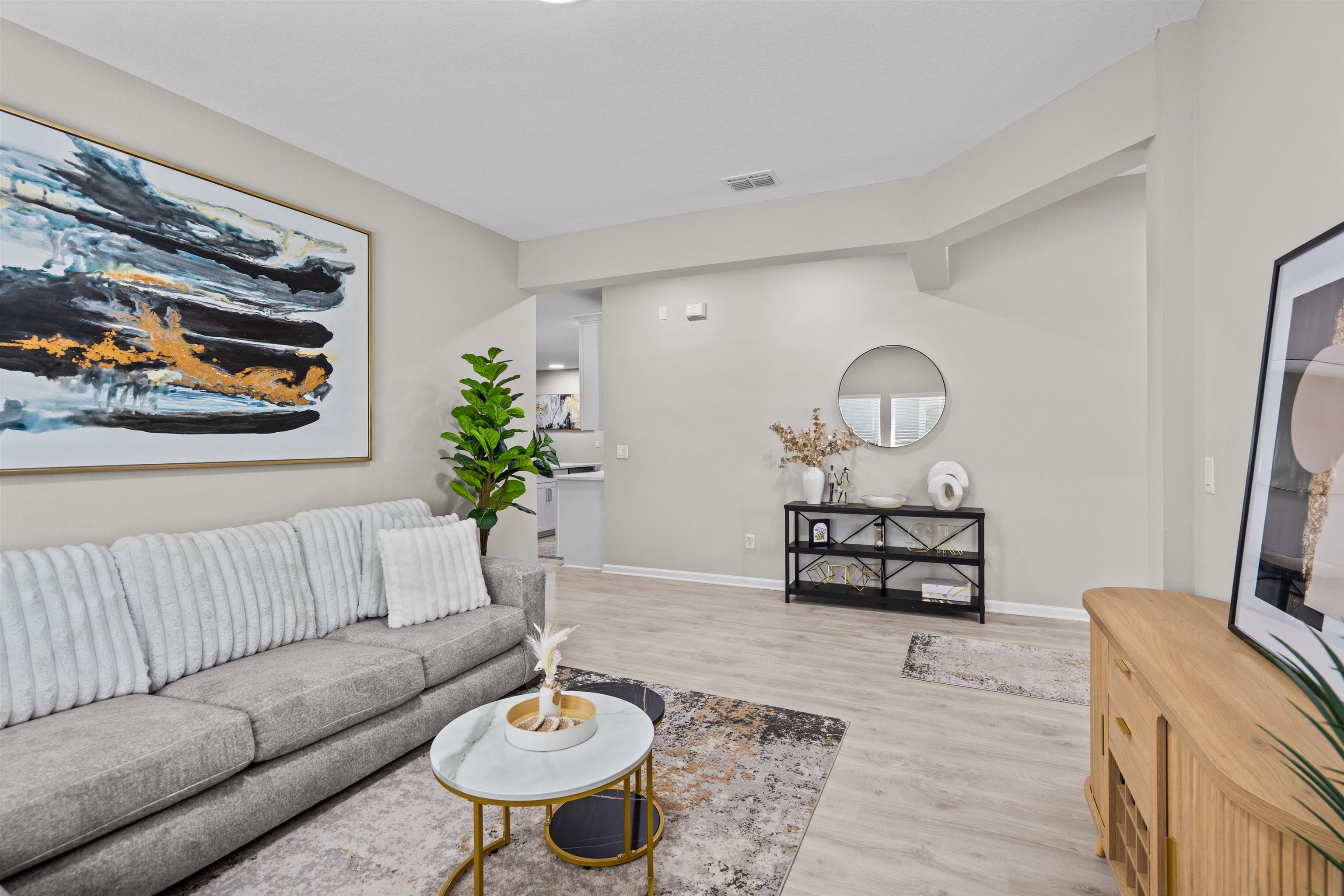 Image 7 of 49 For 207 Archstone Way