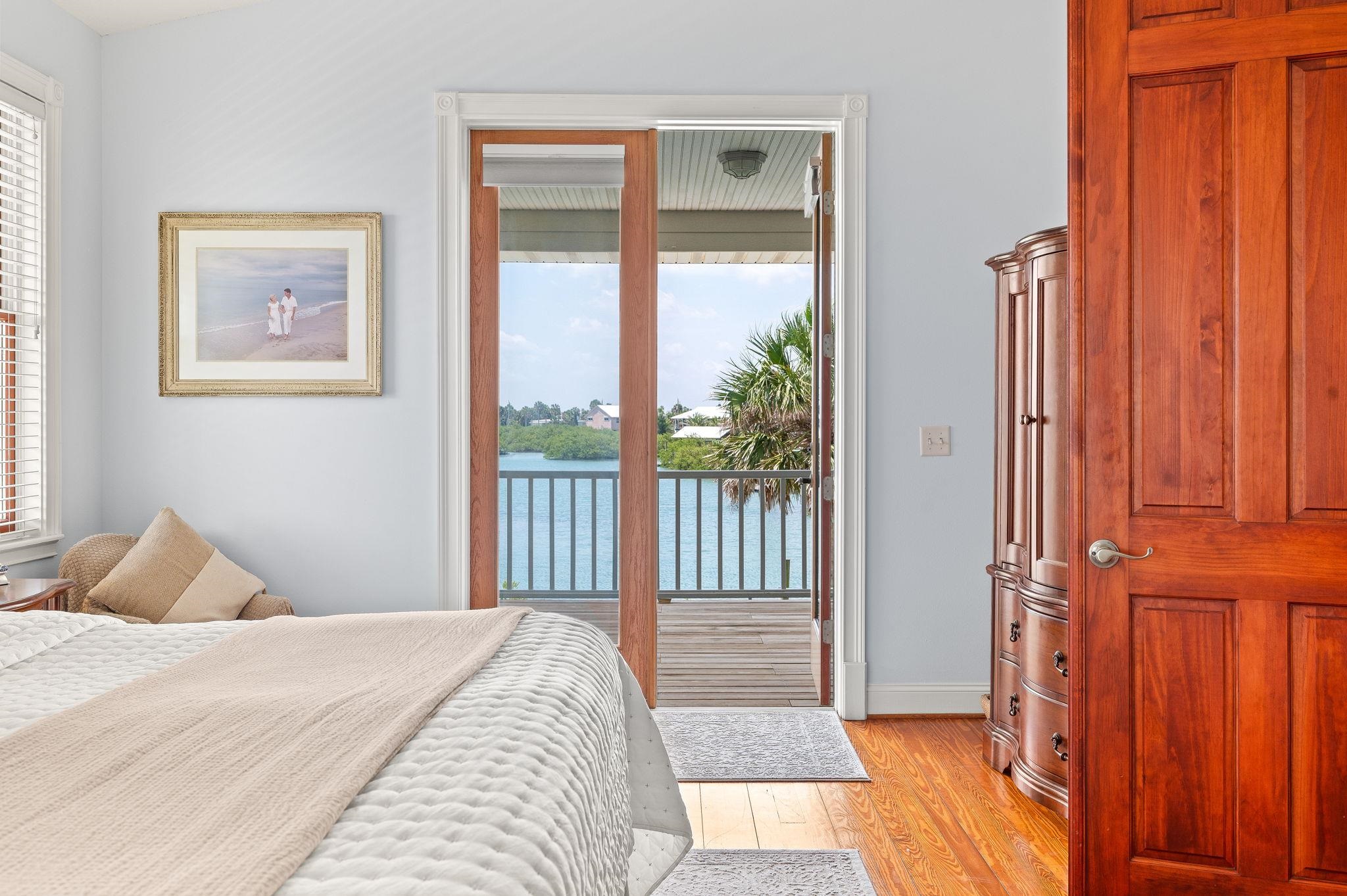 Image 21 of 95 For 231 Barrataria Drive