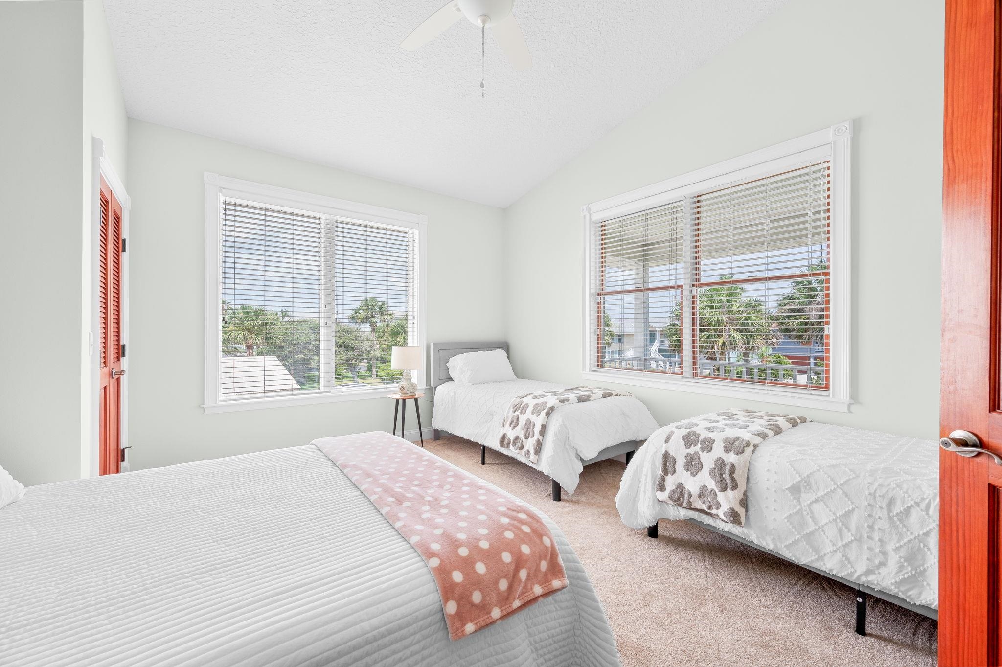 Image 25 of 95 For 231 Barrataria Drive