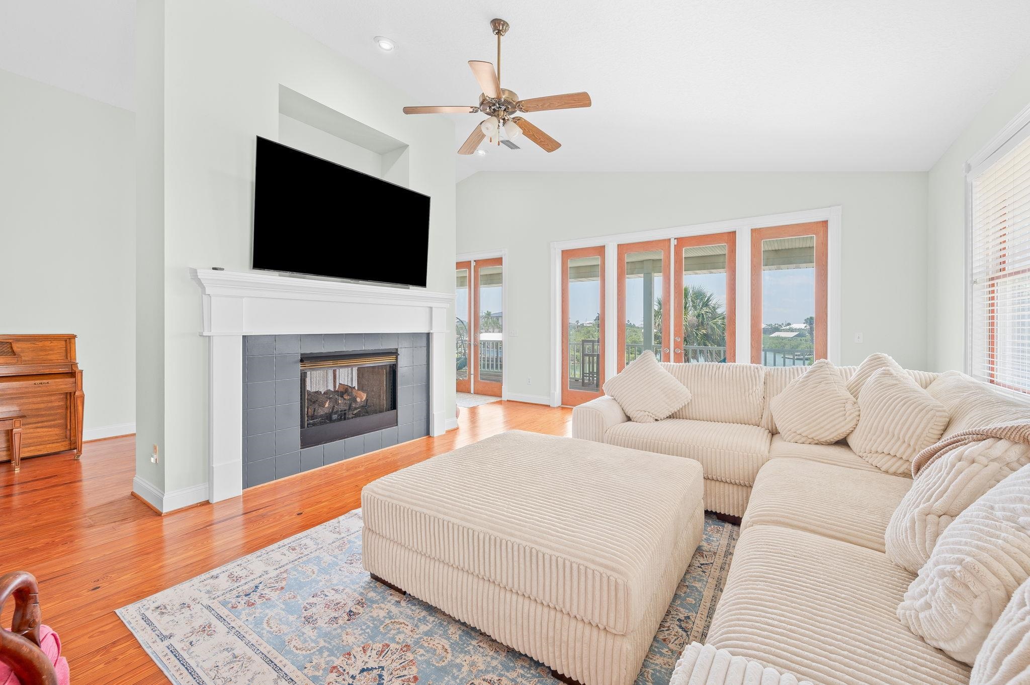 Image 9 of 95 For 231 Barrataria Drive