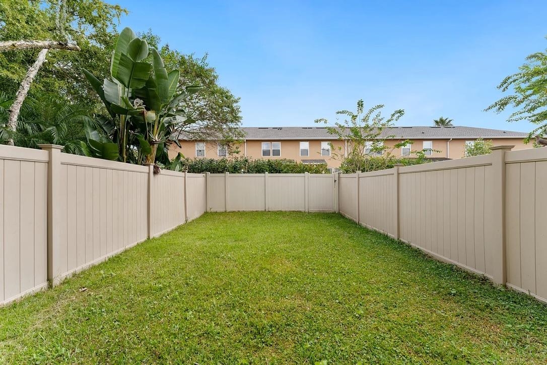 Image 10 of 25 For 308 Syrah Way