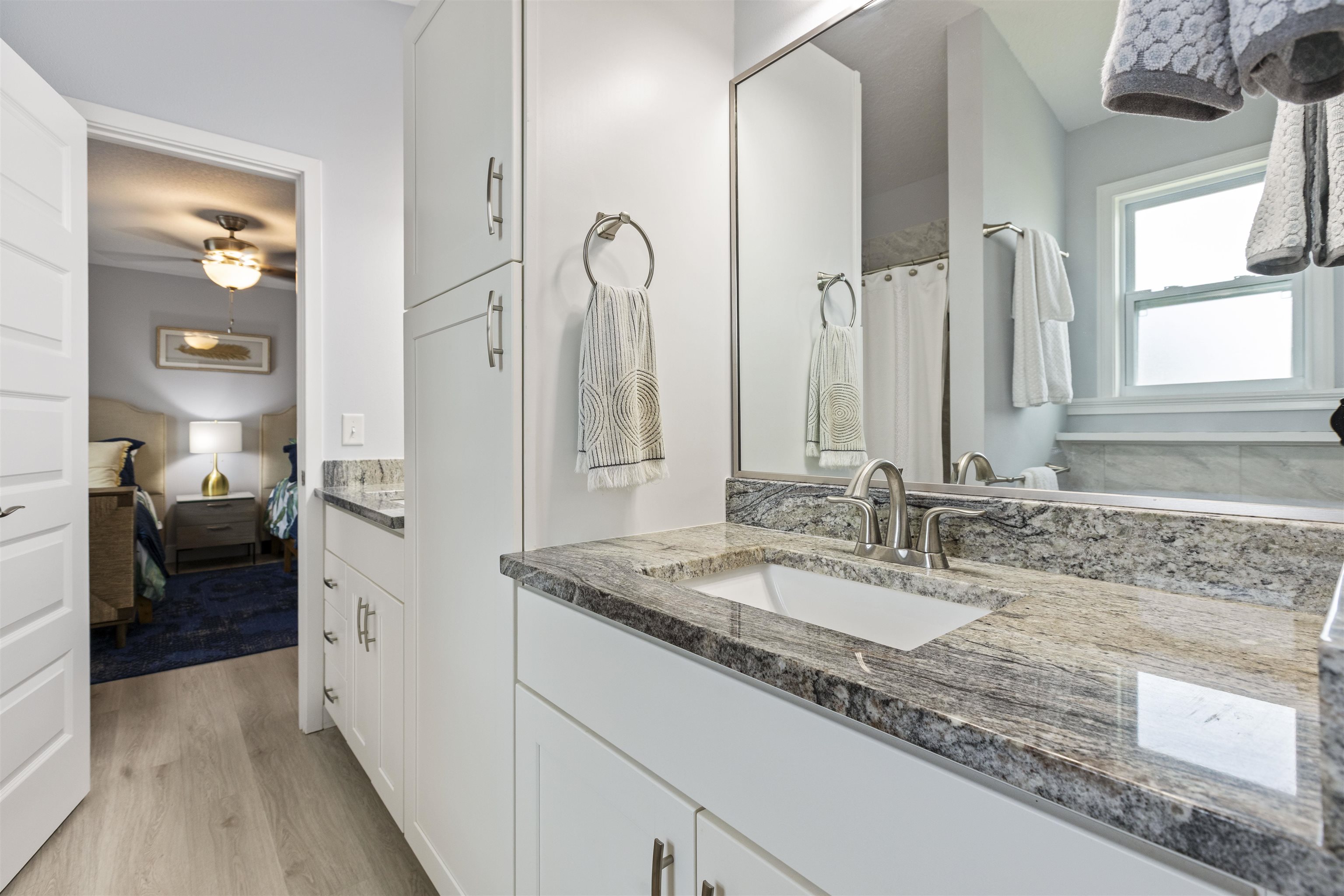 Image 28 of 57 For 6856 Avenue D