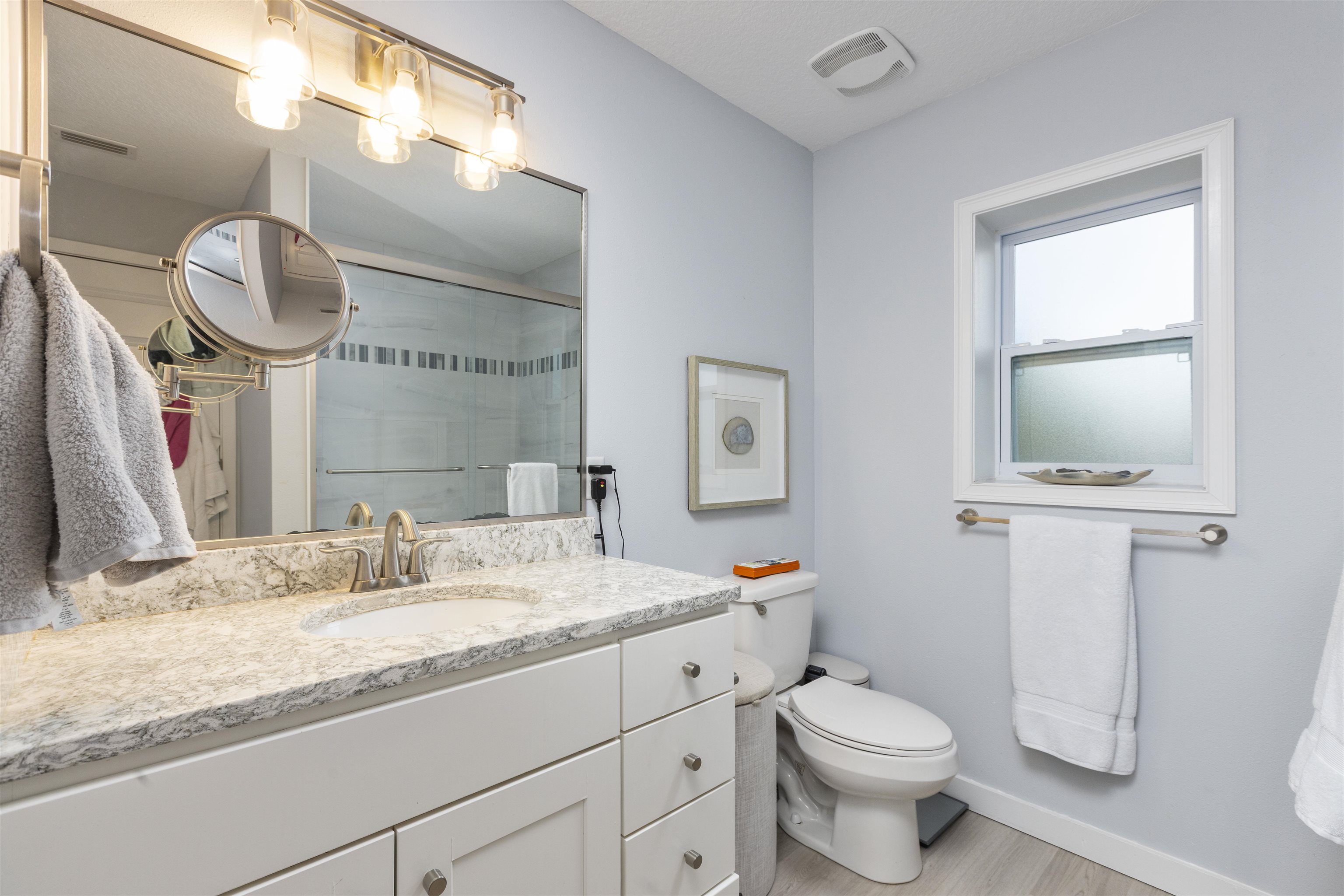 Image 38 of 57 For 6856 Avenue D