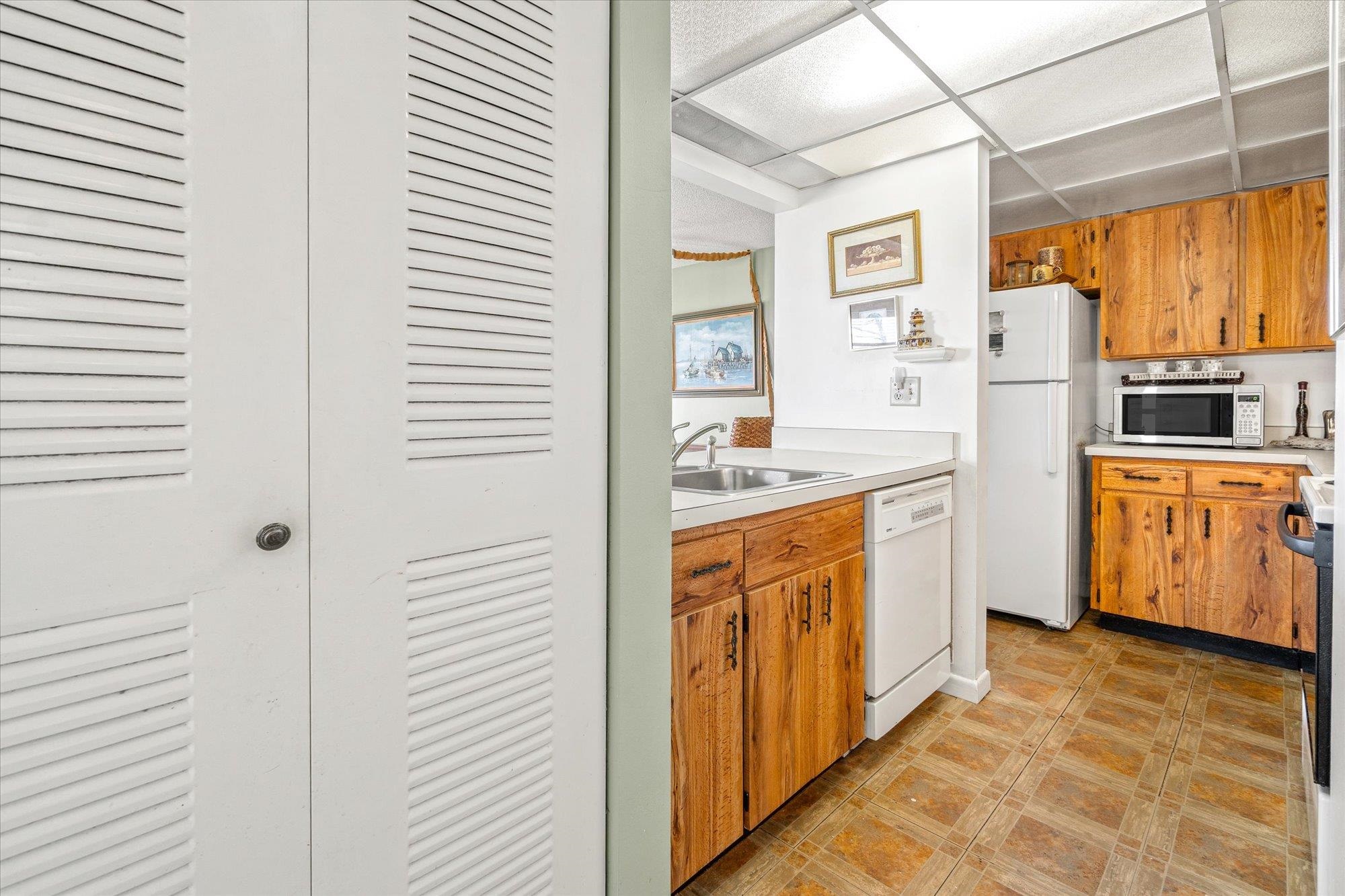 Image 13 of 44 For 34 Veronese Ct