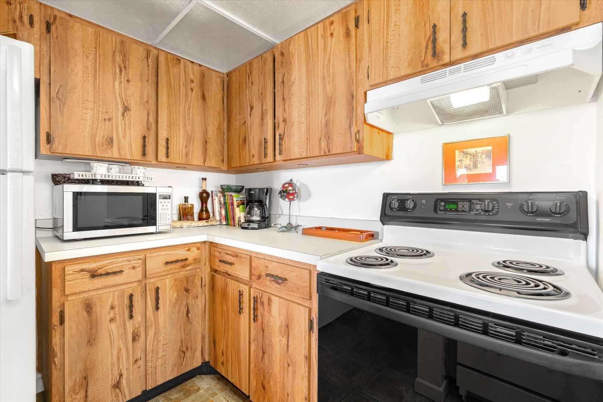 Image 17 of 44 For 34 Veronese Ct