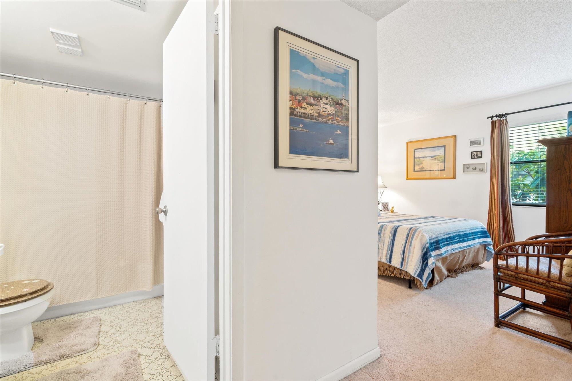 Image 20 of 44 For 34 Veronese Ct