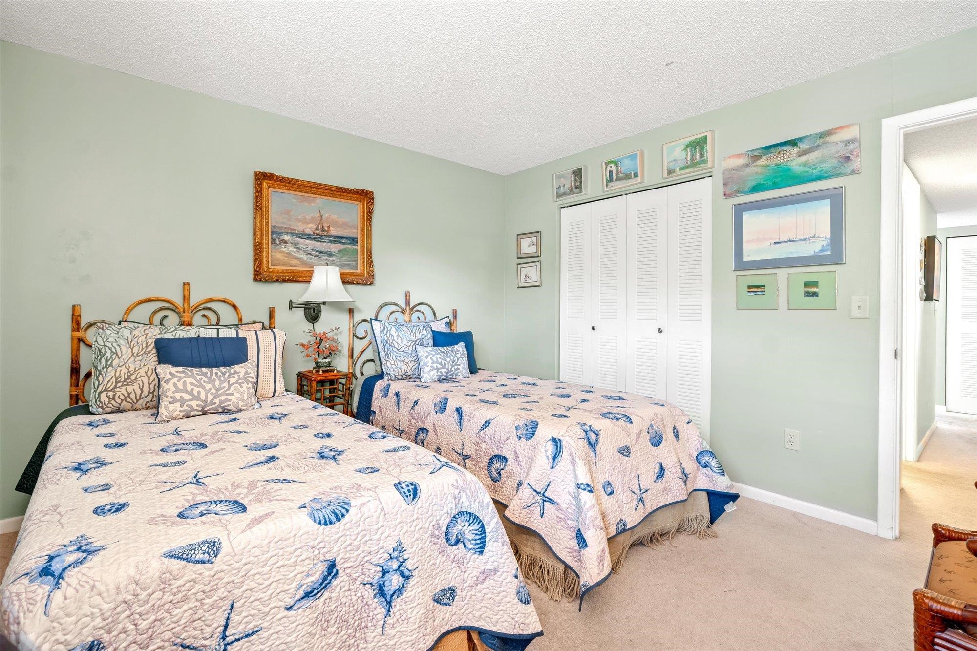 Image 24 of 44 For 34 Veronese Ct