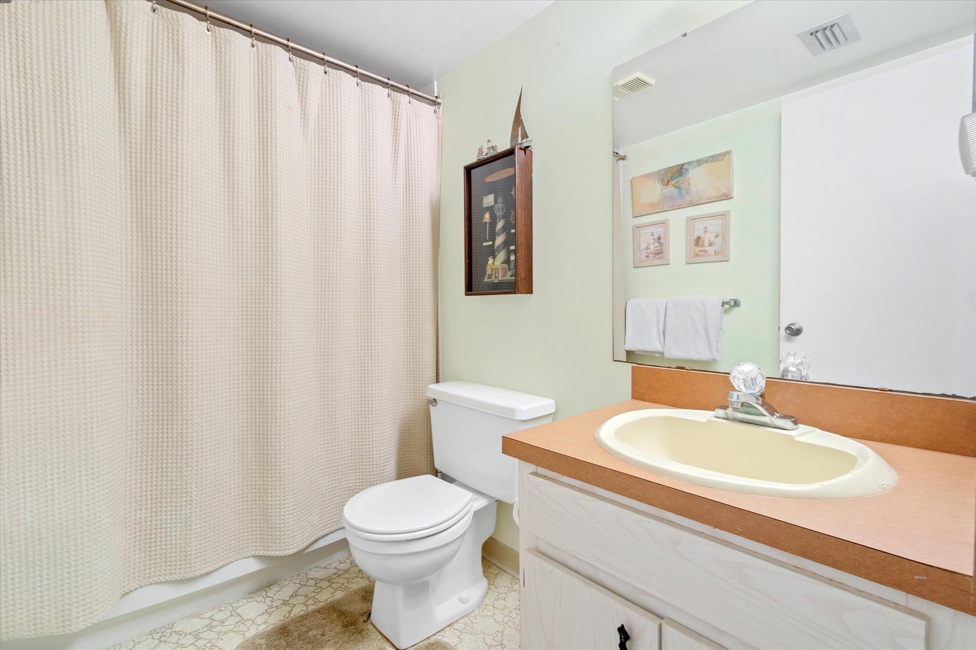 Image 25 of 44 For 34 Veronese Ct