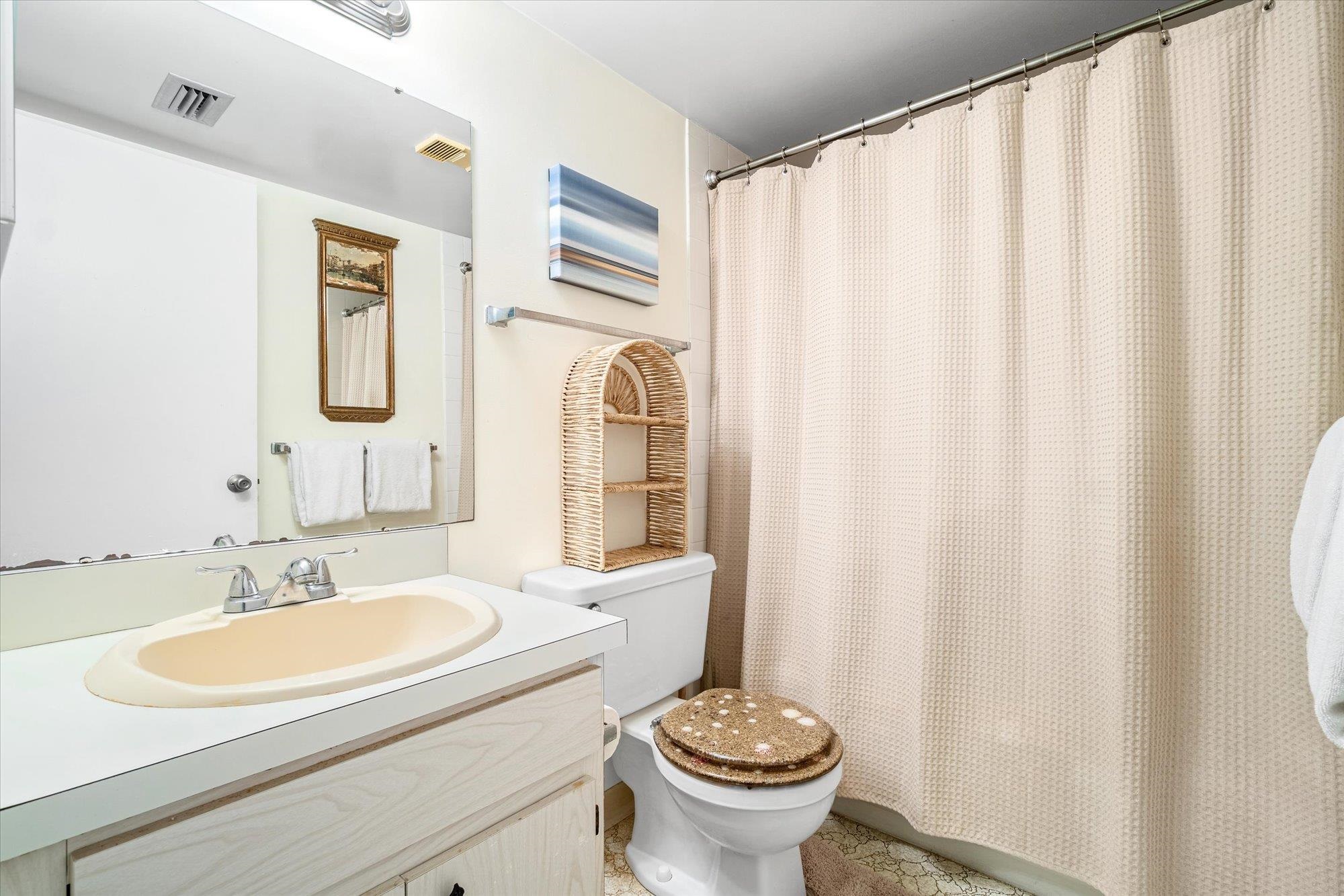 Image 26 of 44 For 34 Veronese Ct