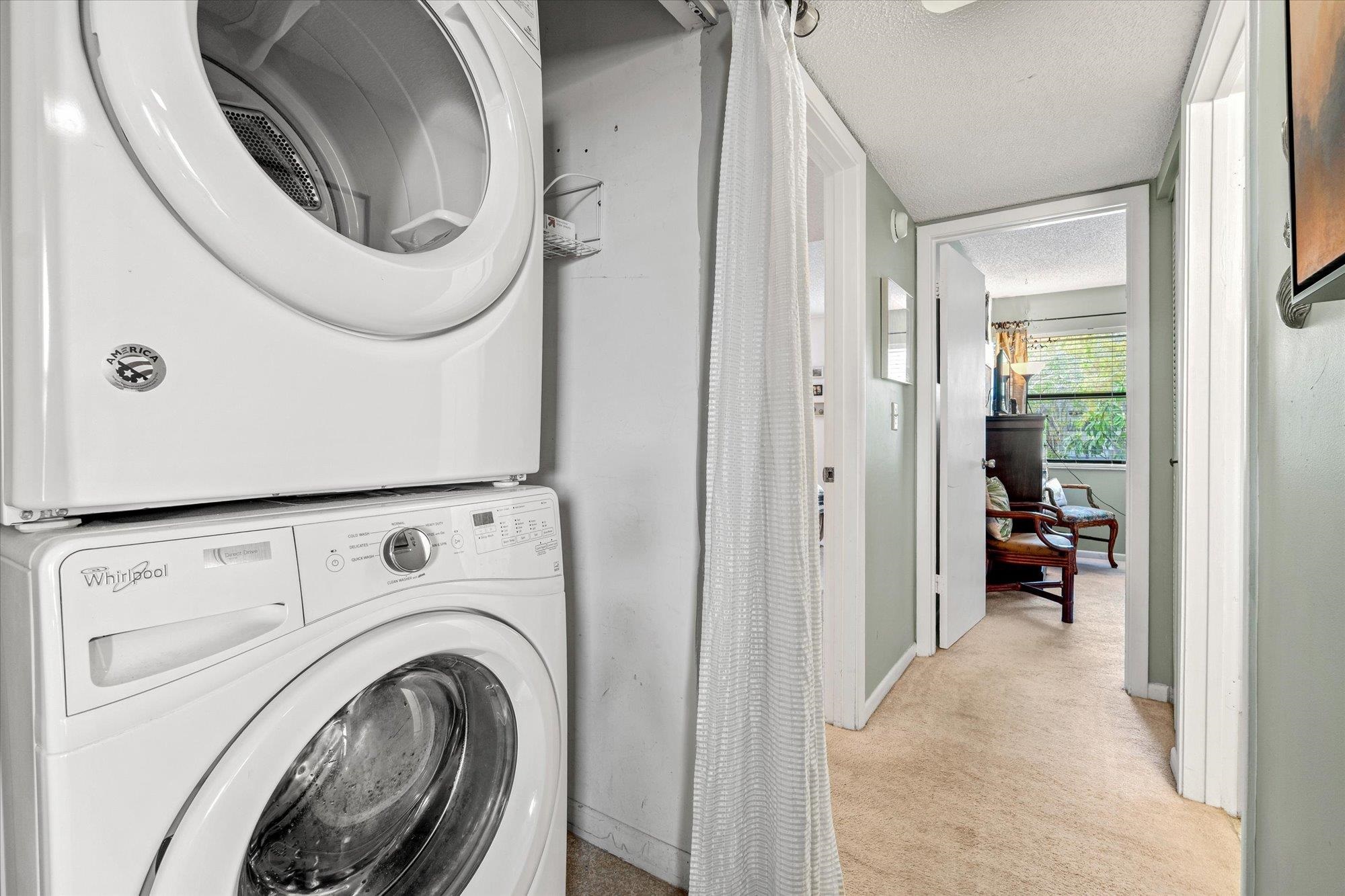 Image 27 of 44 For 34 Veronese Ct