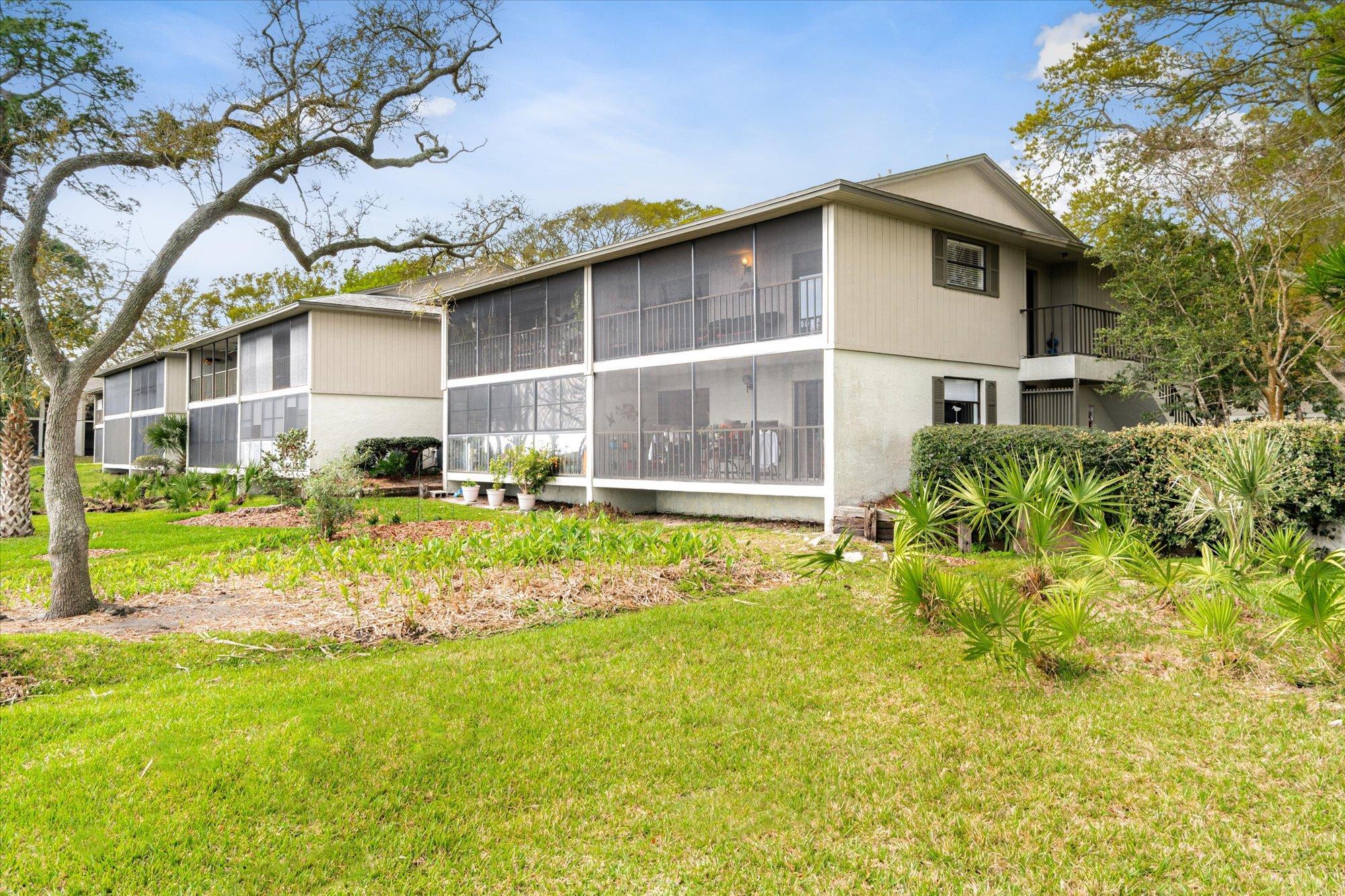 Image 30 of 44 For 34 Veronese Ct