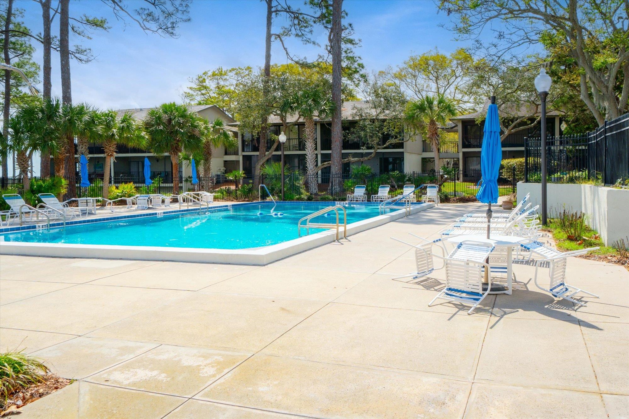 Image 43 of 44 For 34 Veronese Ct