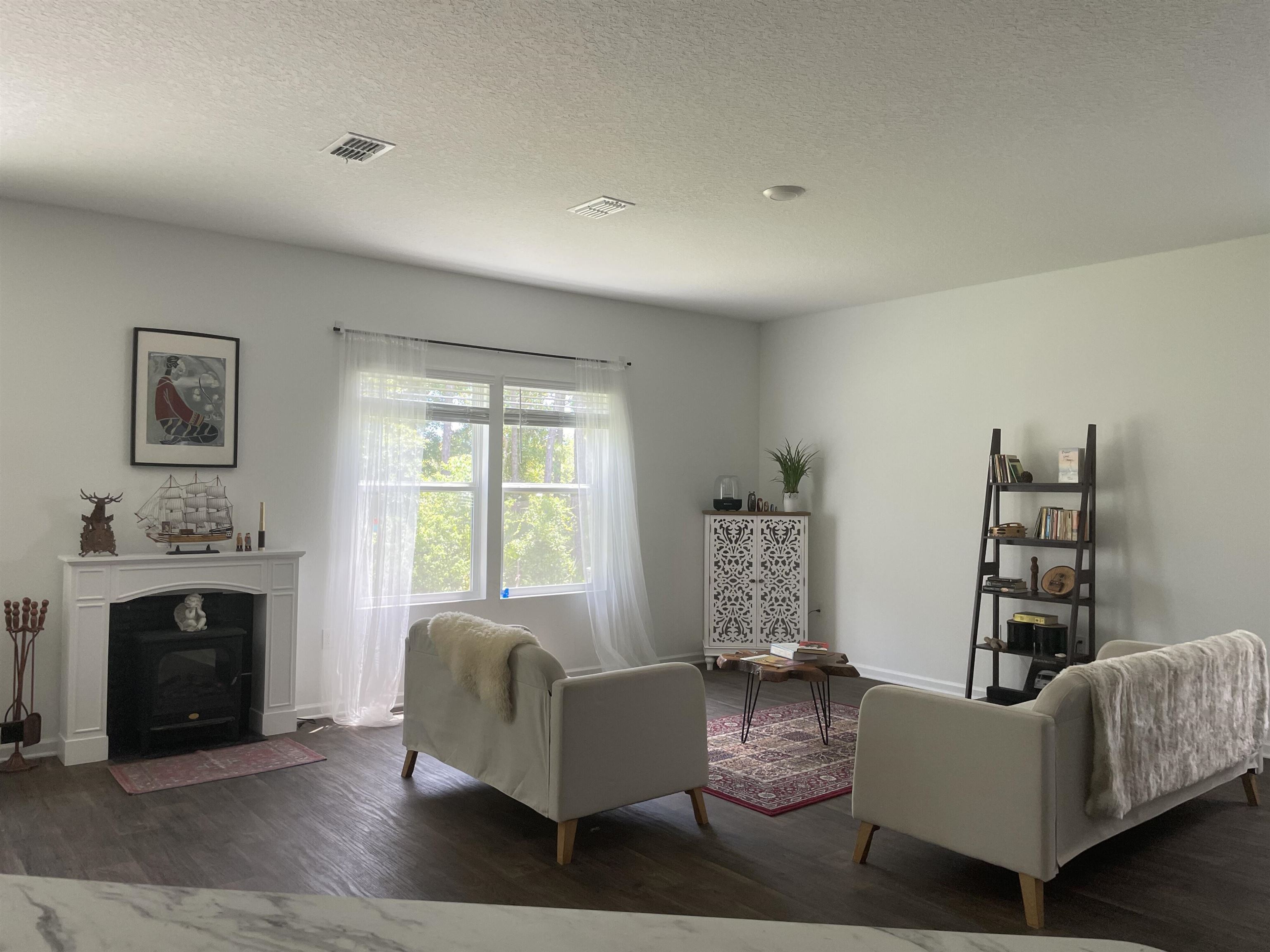 Image 7 of 24 For 96 Silver Birch St