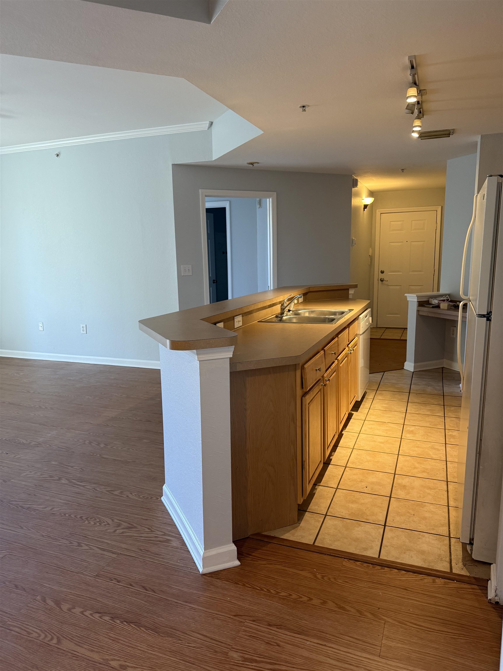 Image 2 of 5 For 410 Villa San Marco S 202