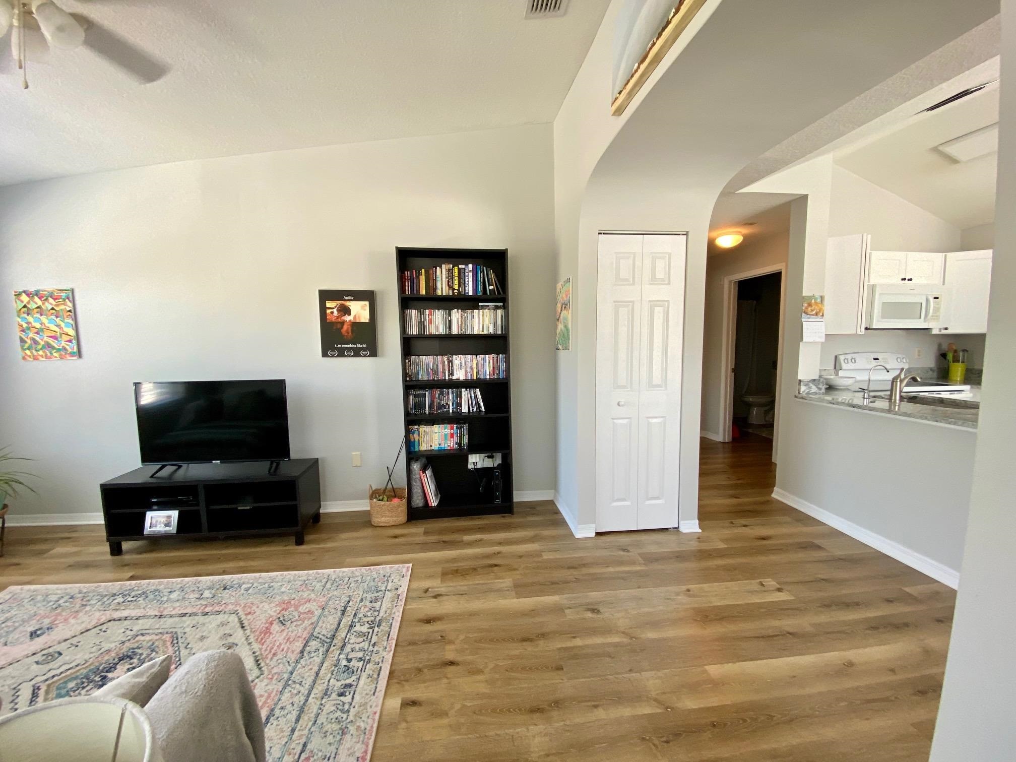 Image 9 of 37 For 29213 Harbour Vista Cir  29213