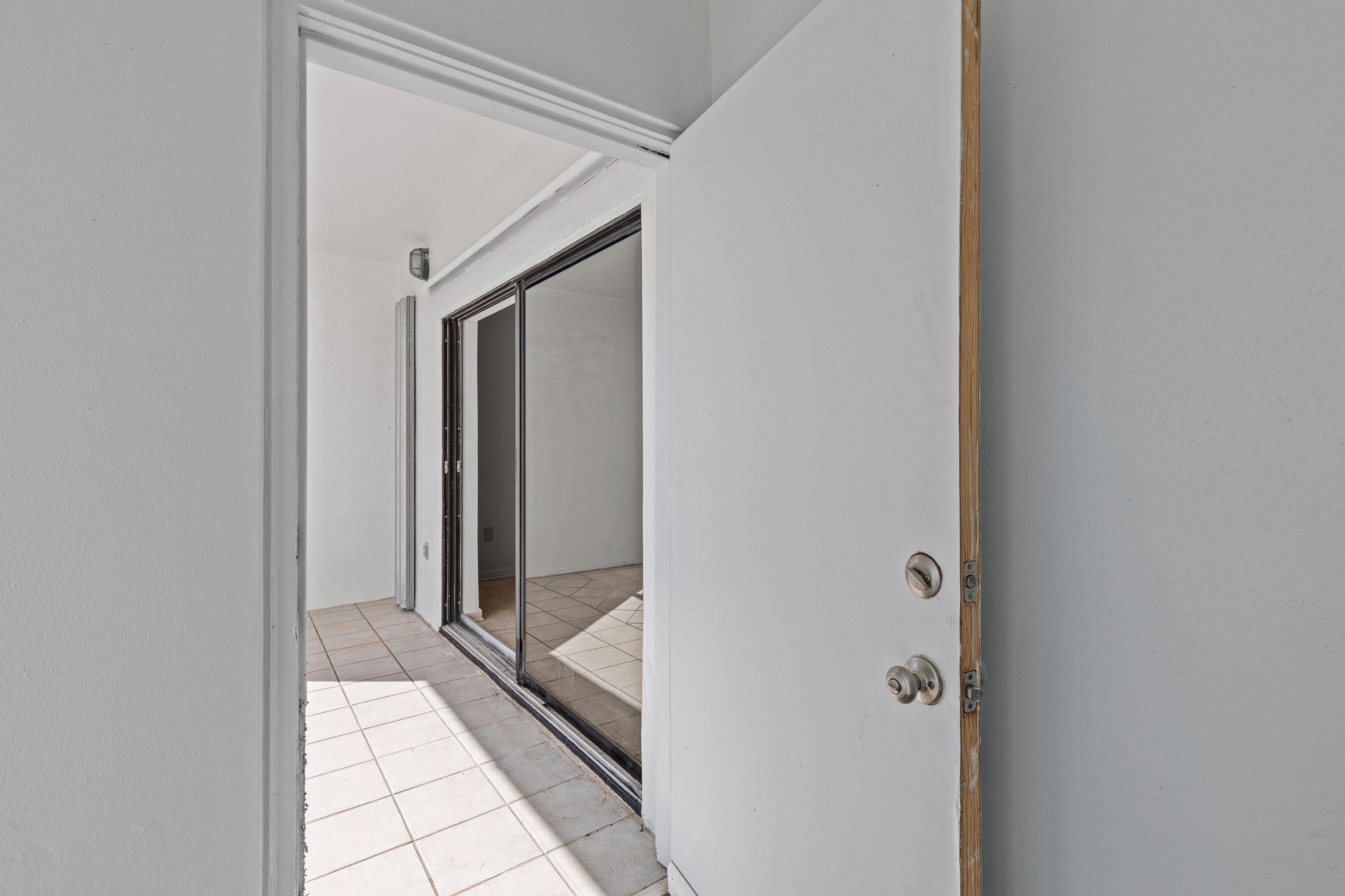 Image 2 of 48 For 829 1st St  3b