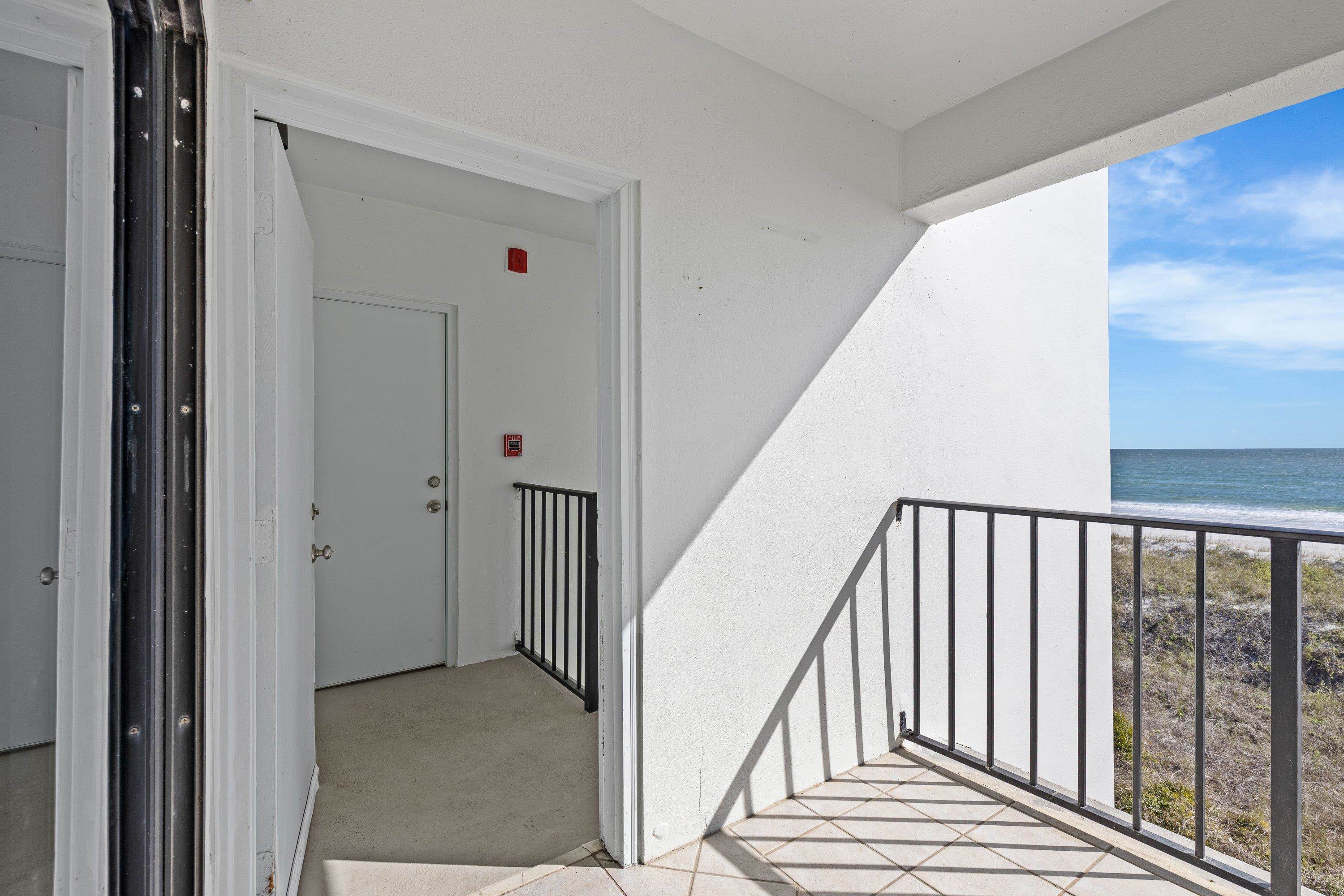 Image 3 of 48 For 829 1st St  3b