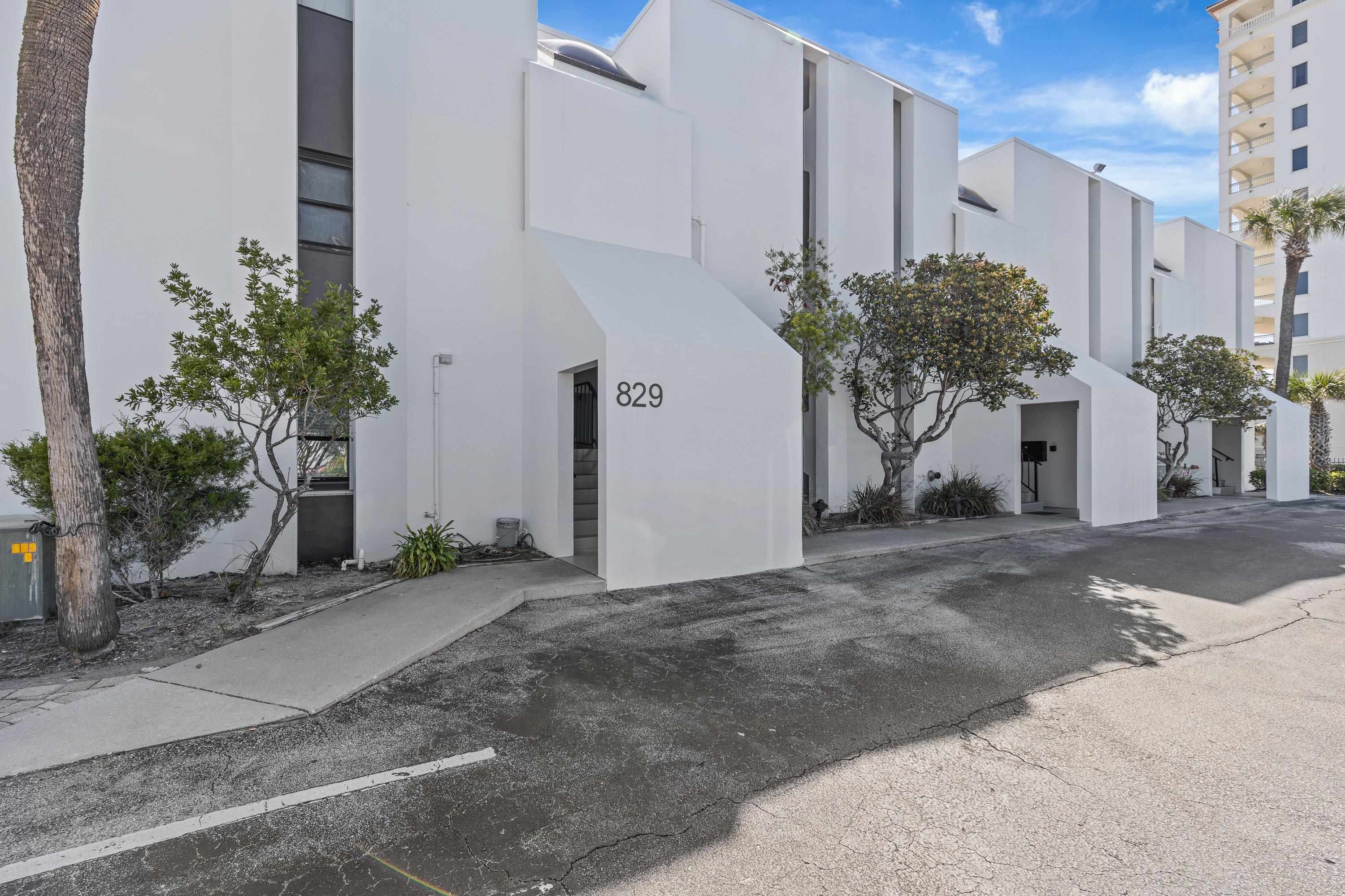 Image 35 of 48 For 829 1st St  3b