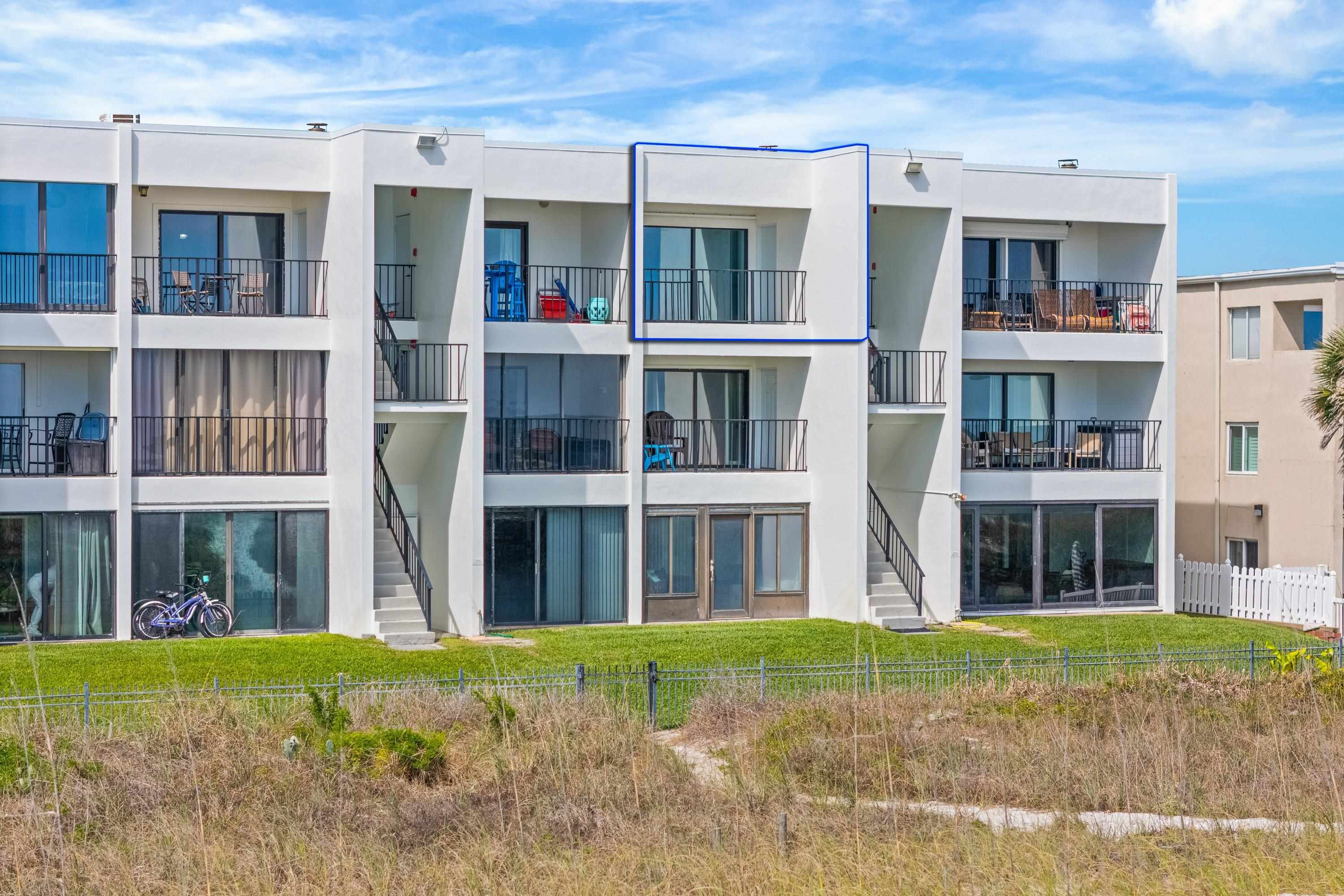 Image 41 of 48 For 829 1st St  3b