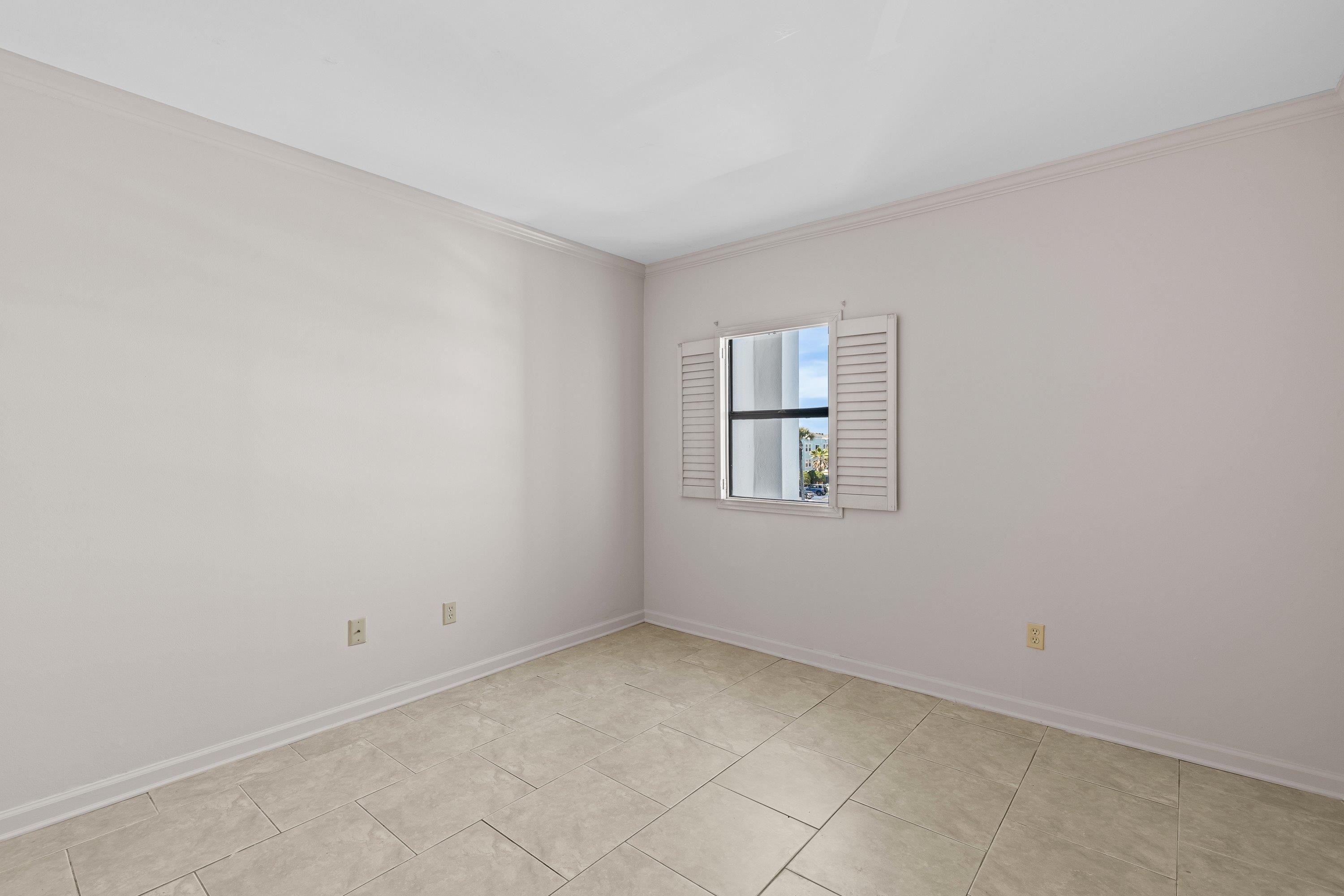 Image 6 of 48 For 829 1st St  3b