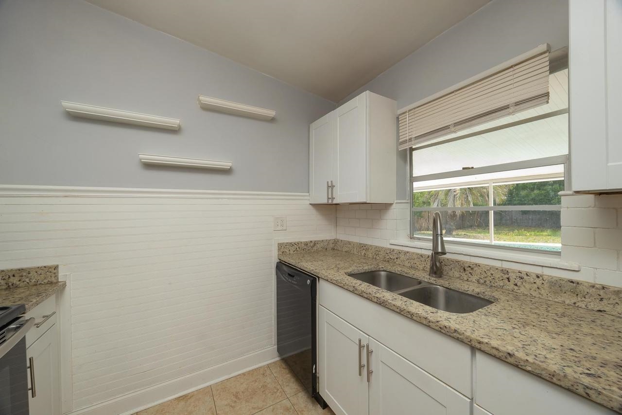 Image 19 of 47 For 1763 Lawson Rd