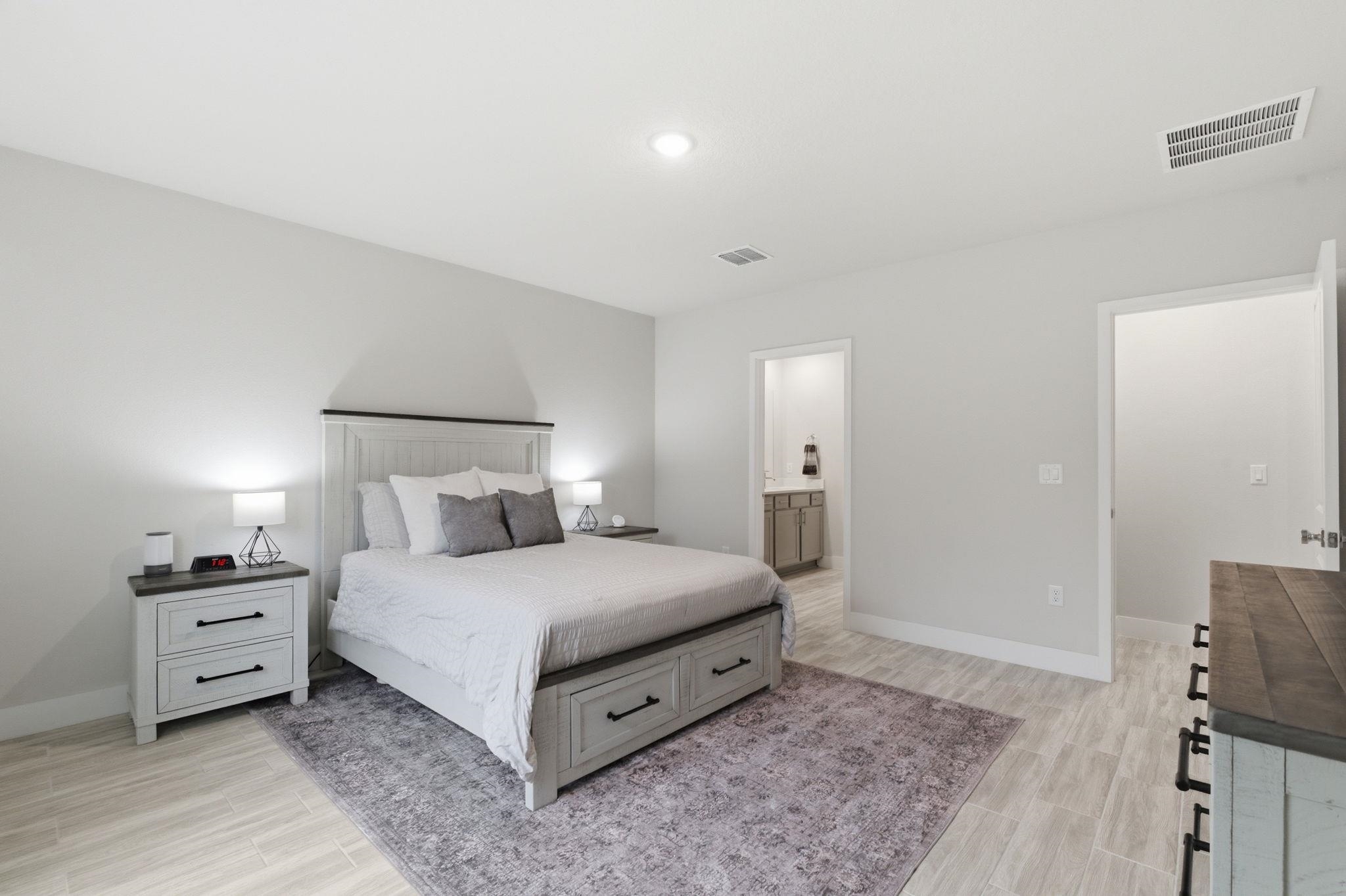 Image 15 of 36 For 42 Rose Dr  