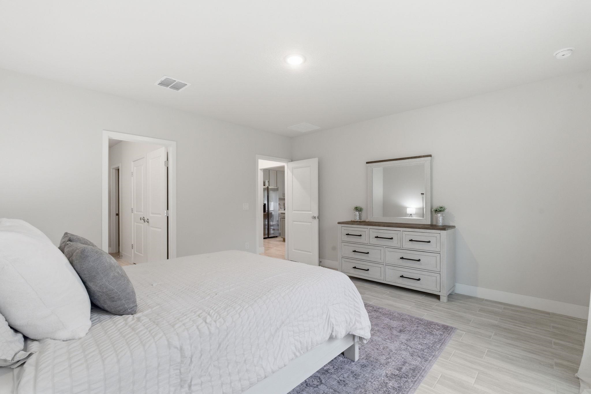 Image 16 of 36 For 42 Rose Dr  