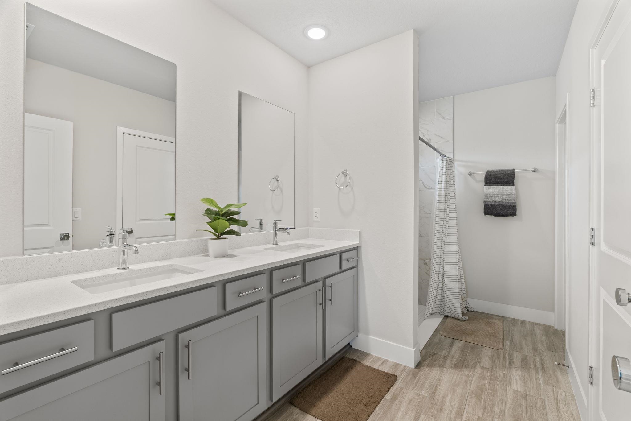 Image 17 of 36 For 42 Rose Dr  