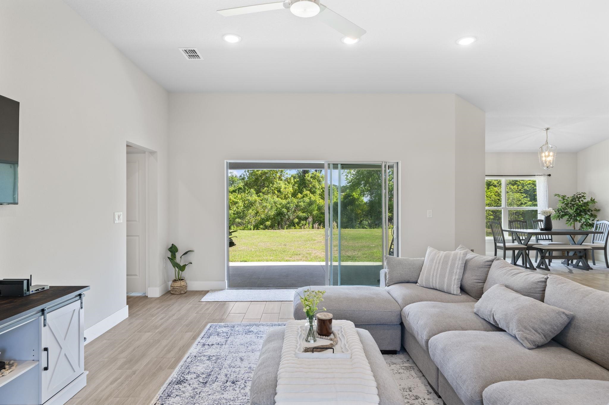 Image 24 of 36 For 42 Rose Dr  