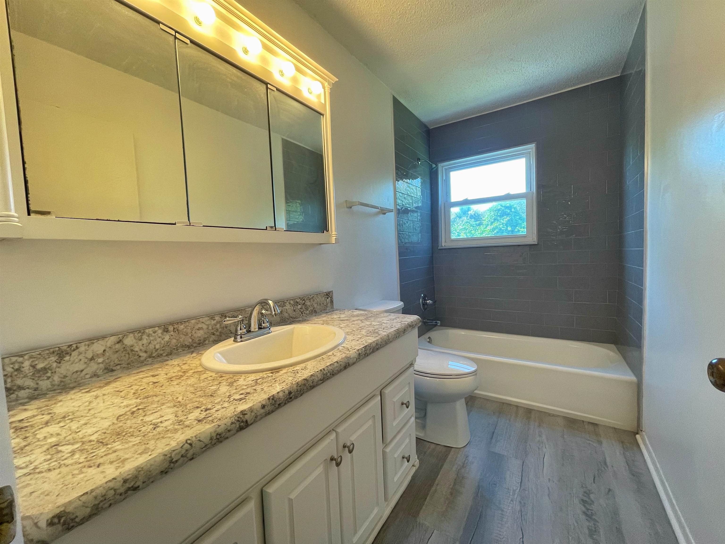 Image 30 of 38 For 203 9th Street