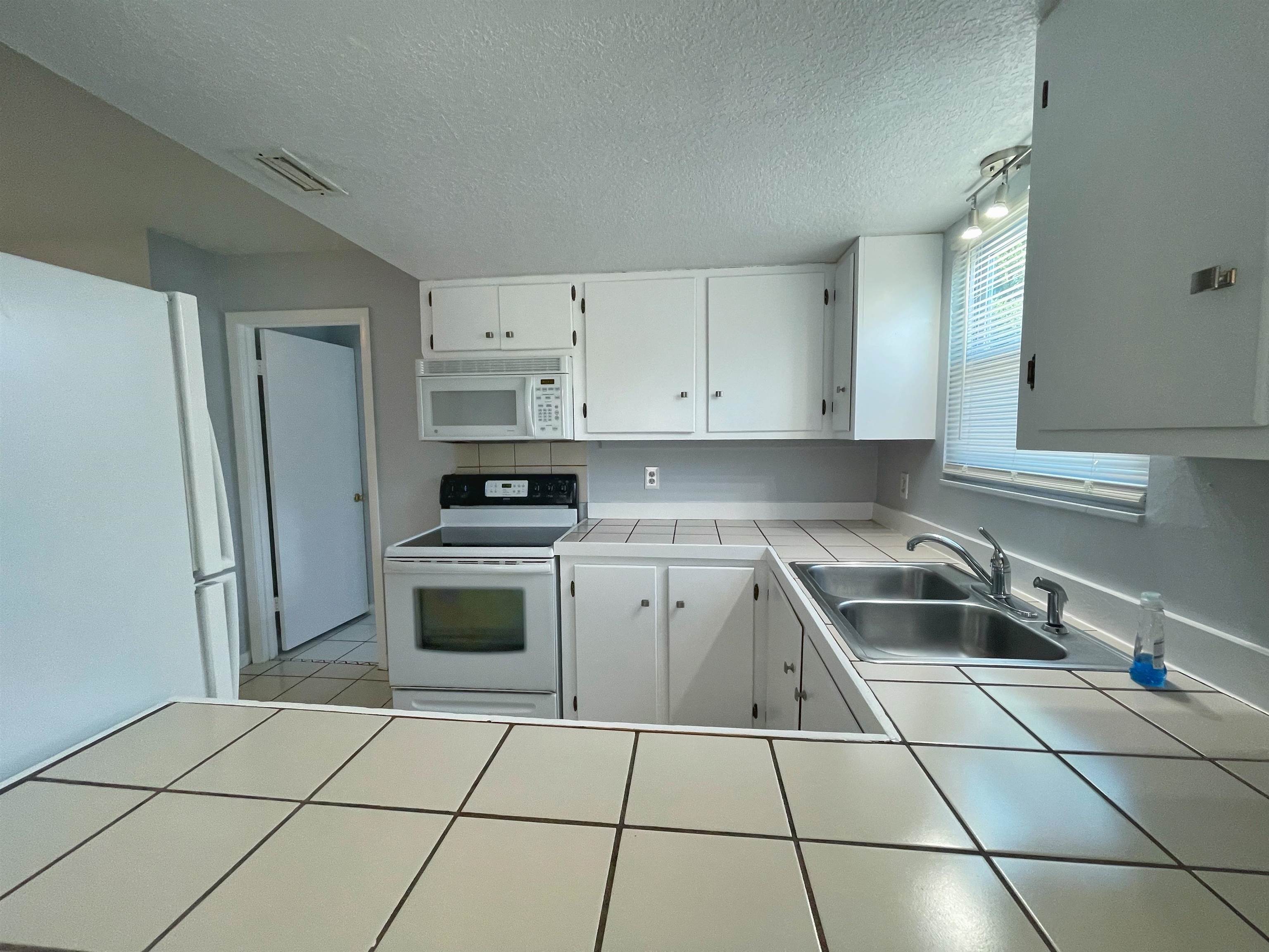 Image 5 of 38 For 203 9th Street