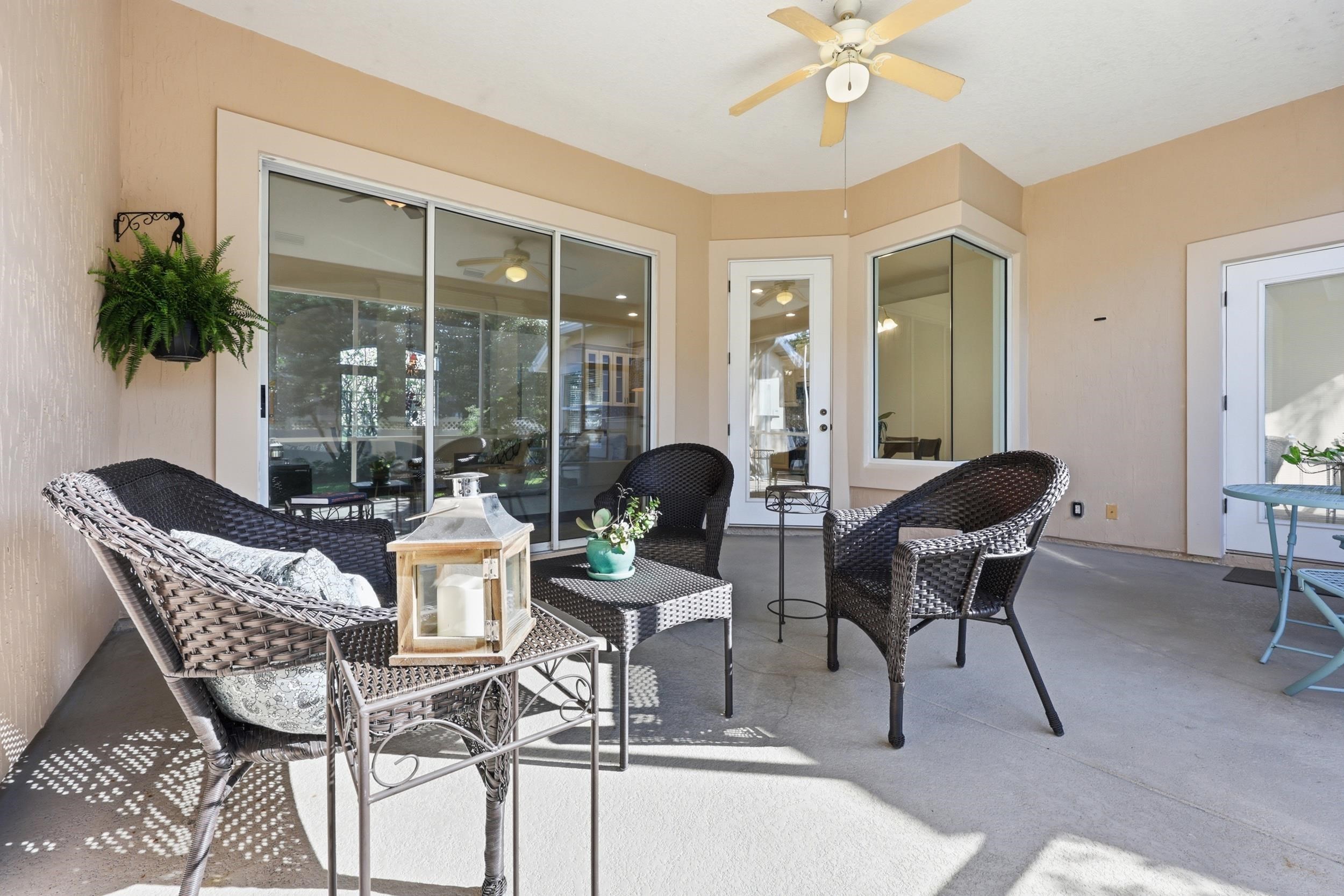 Image 34 of 51 For 933 Oxford Dr