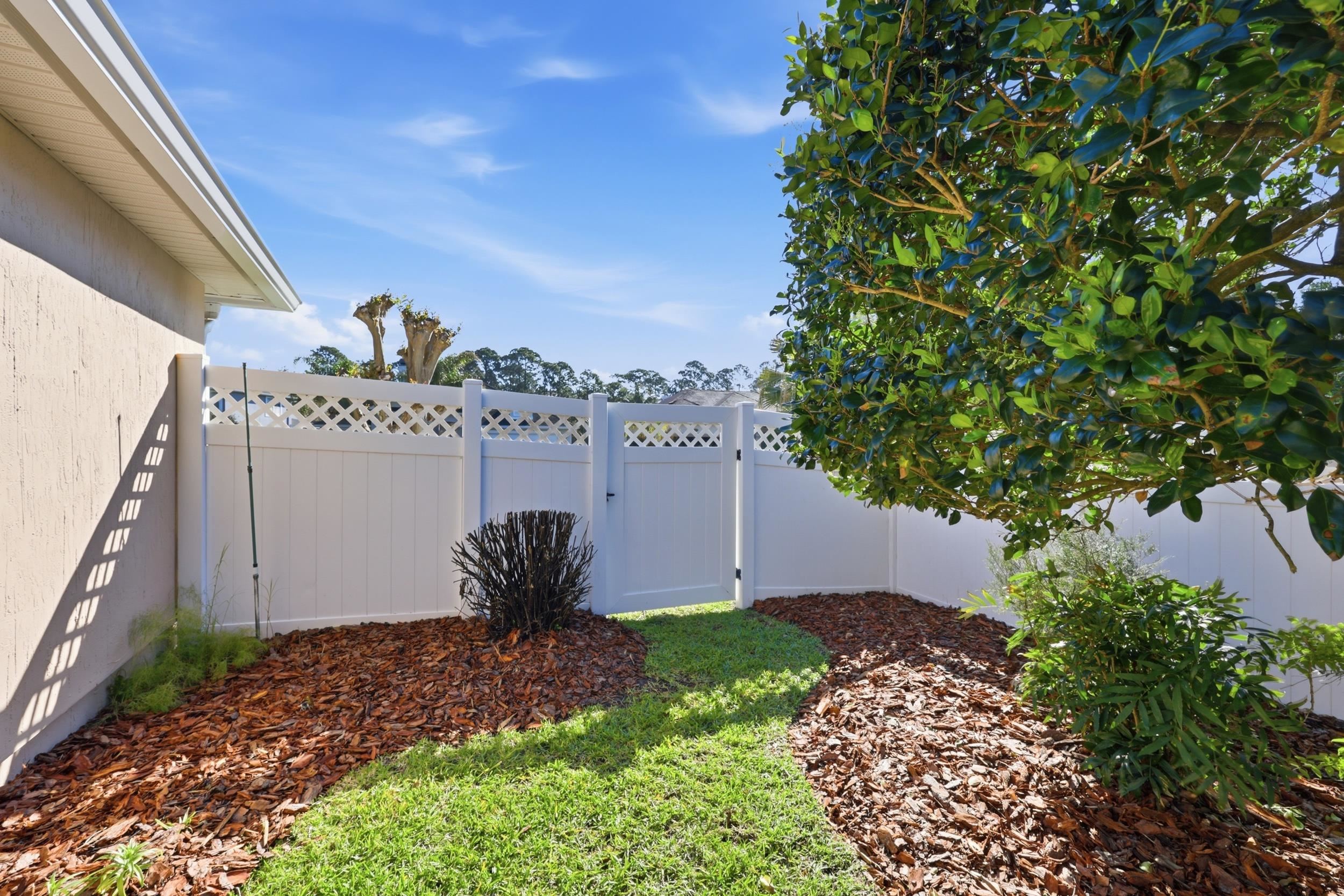 Image 38 of 51 For 933 Oxford Dr