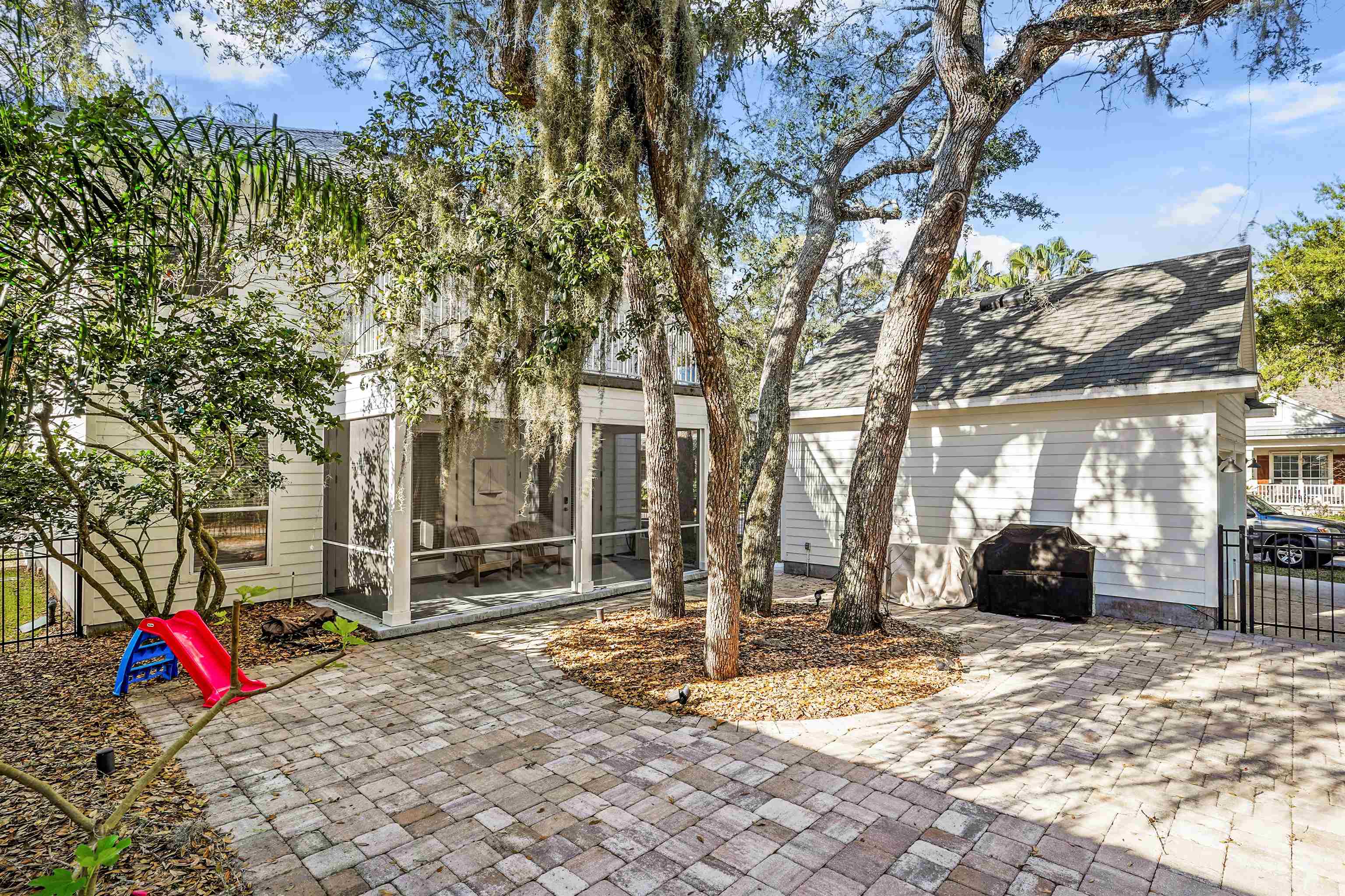 Image 11 of 52 For 996 Saltwater Cir