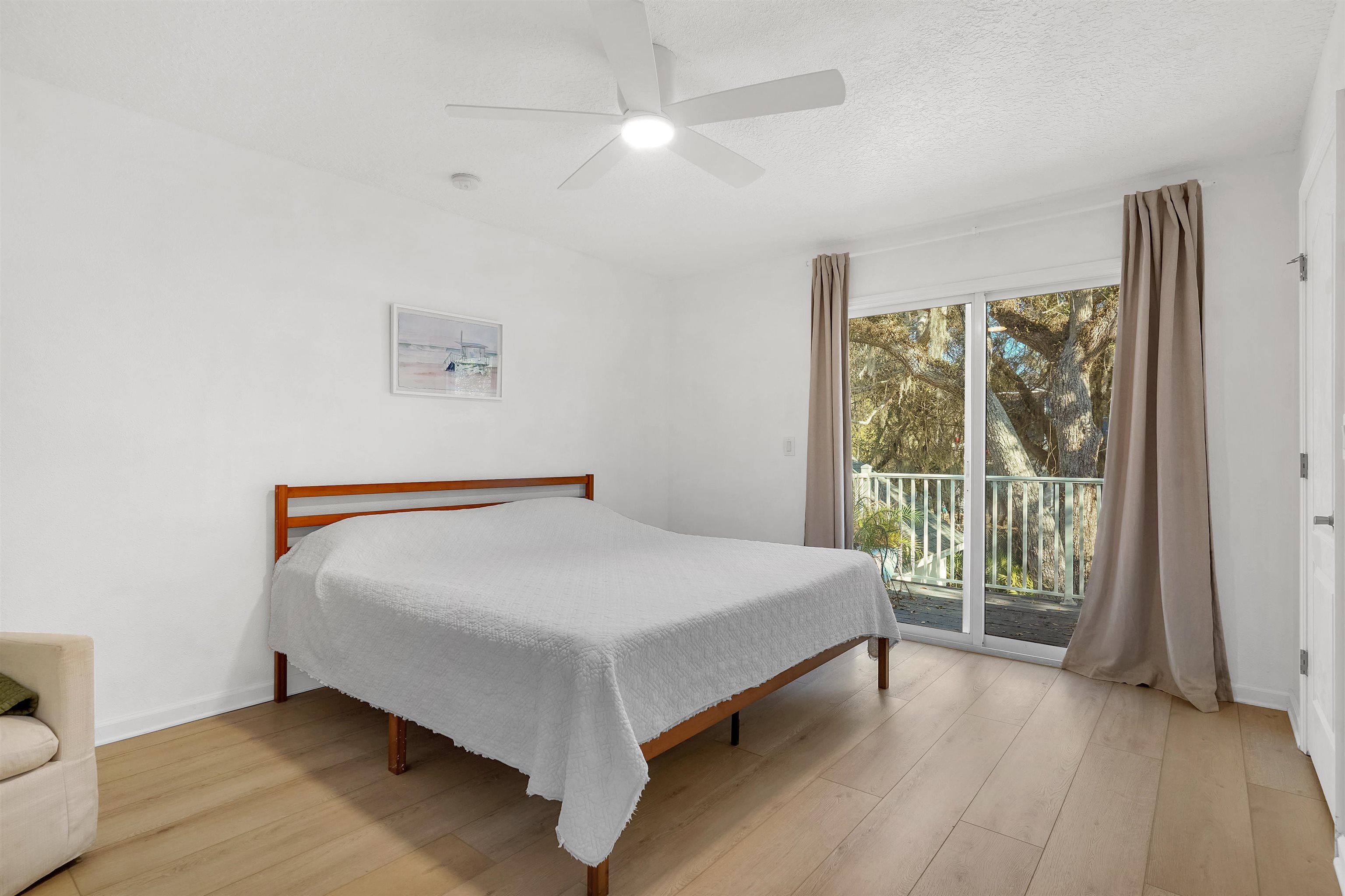 Image 13 of 52 For 996 Saltwater Cir