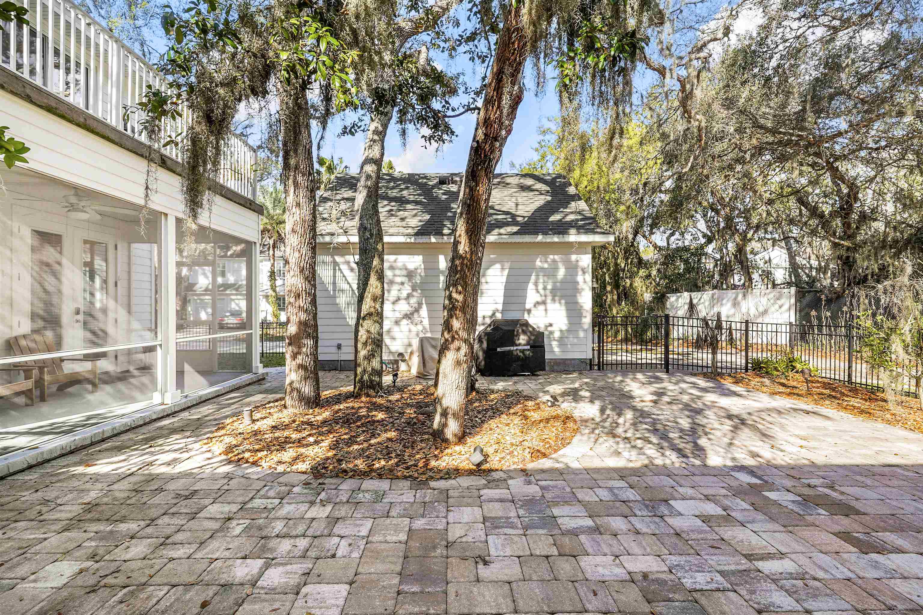 Image 16 of 52 For 996 Saltwater Cir