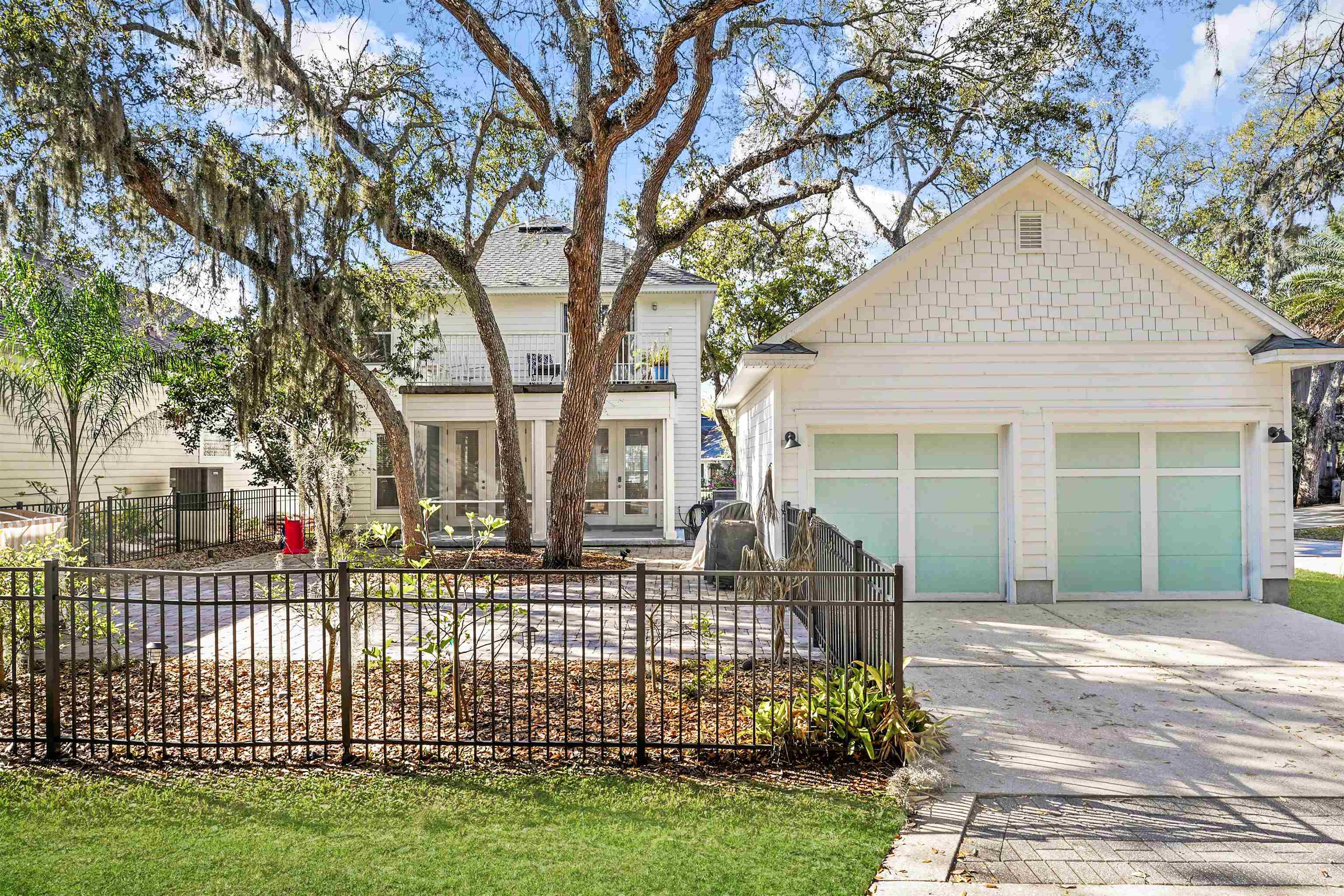 Image 2 of 52 For 996 Saltwater Cir