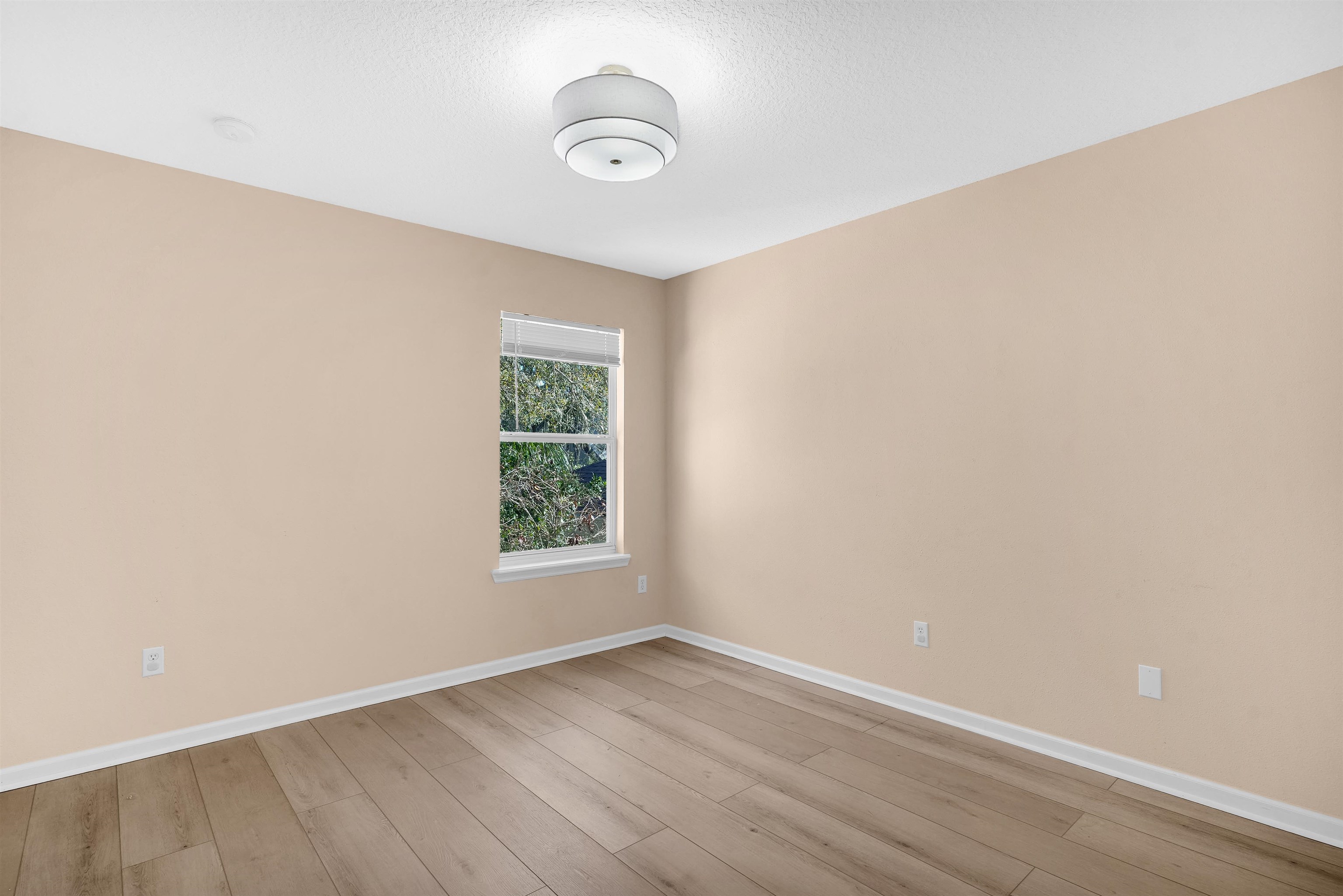 Image 25 of 52 For 996 Saltwater Cir