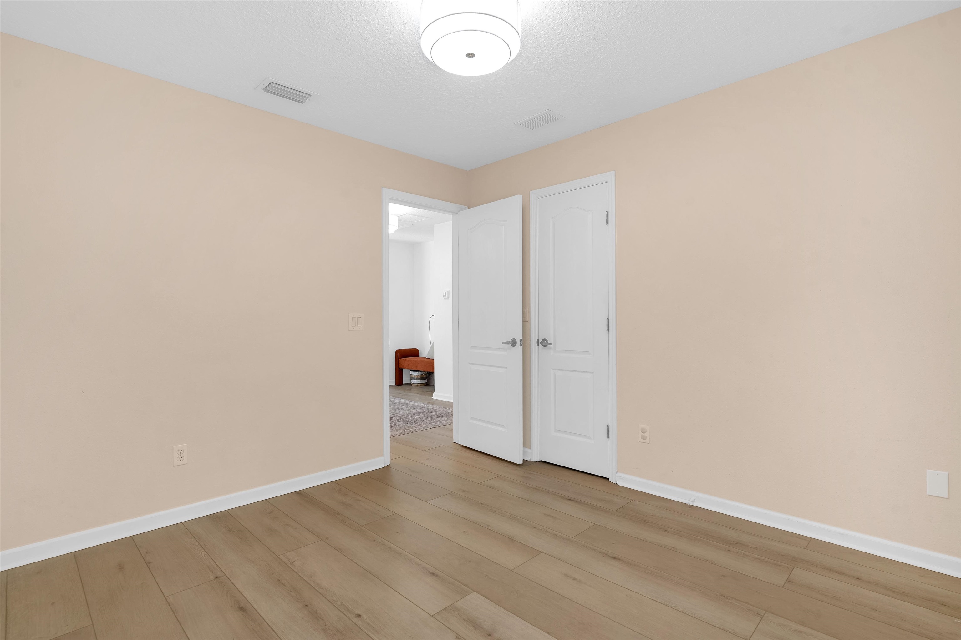 Image 33 of 52 For 996 Saltwater Cir