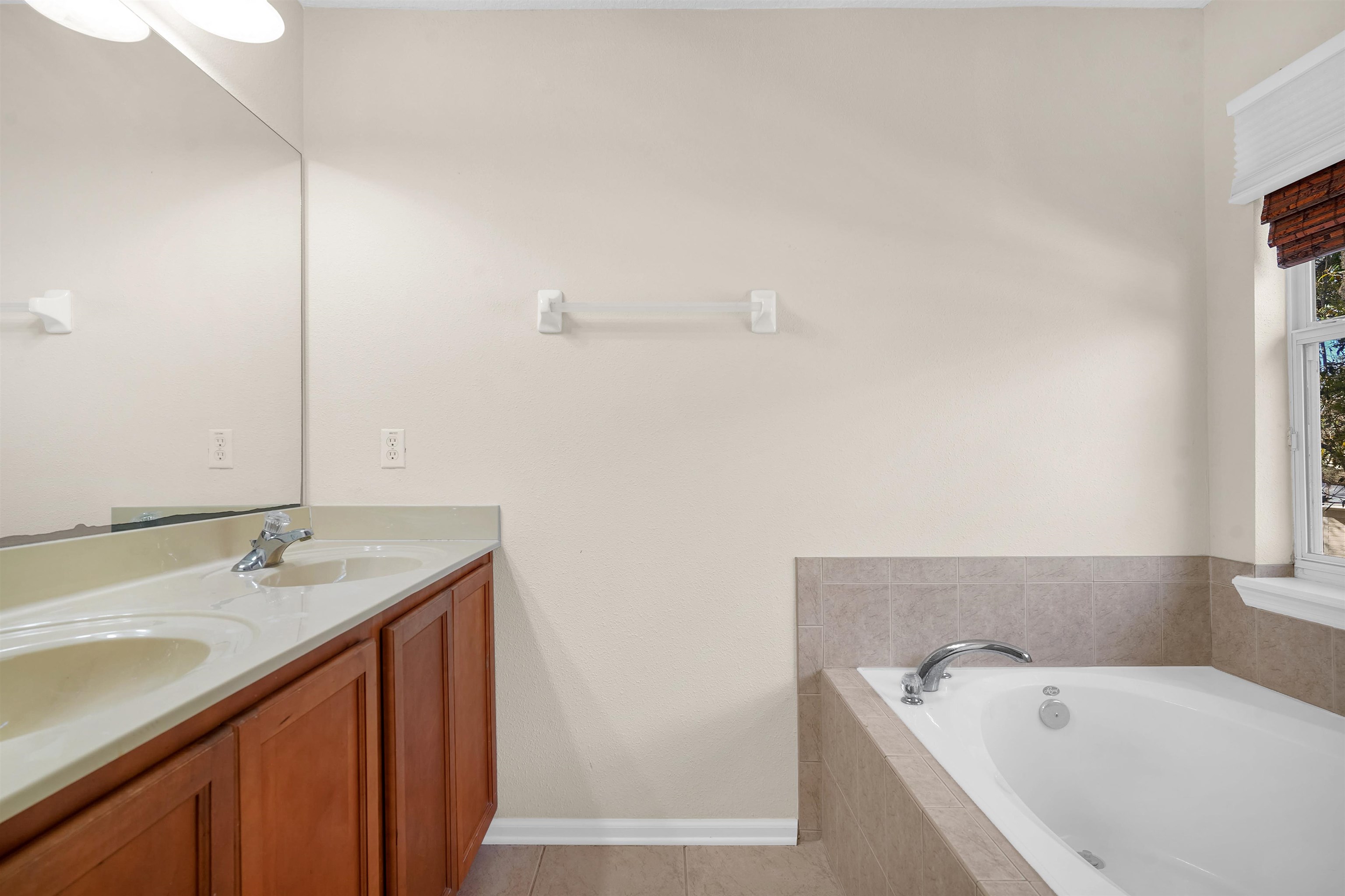 Image 38 of 52 For 996 Saltwater Cir