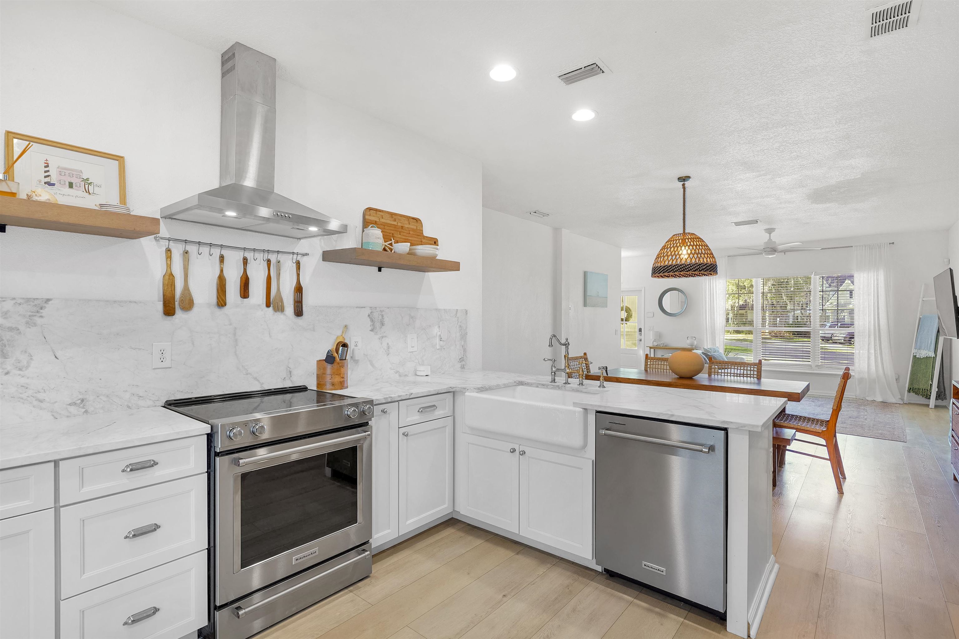 Image 5 of 52 For 996 Saltwater Cir