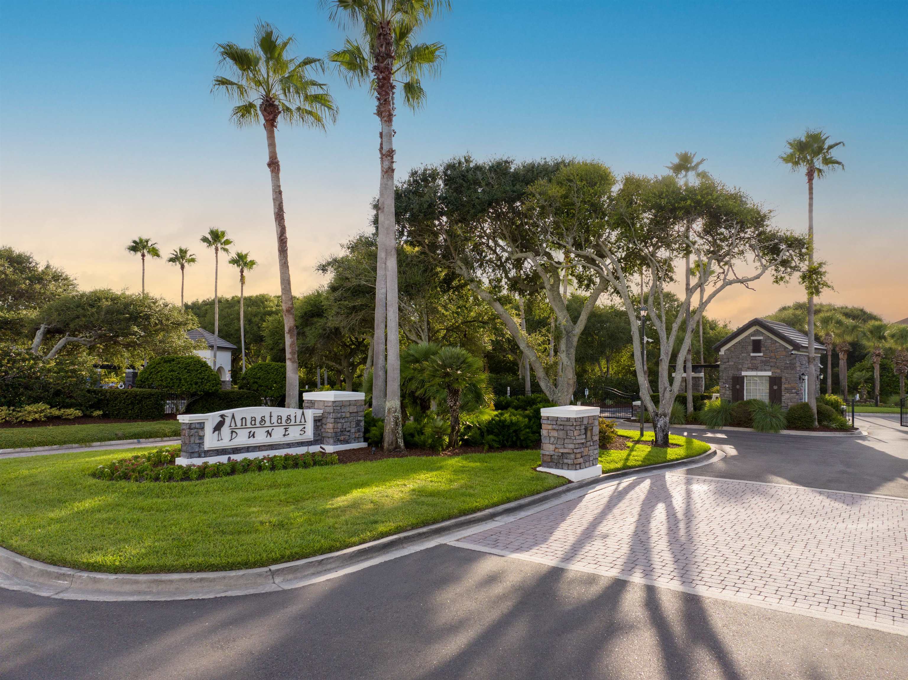 Image 2 of 66 For 1005 Makarios Dr