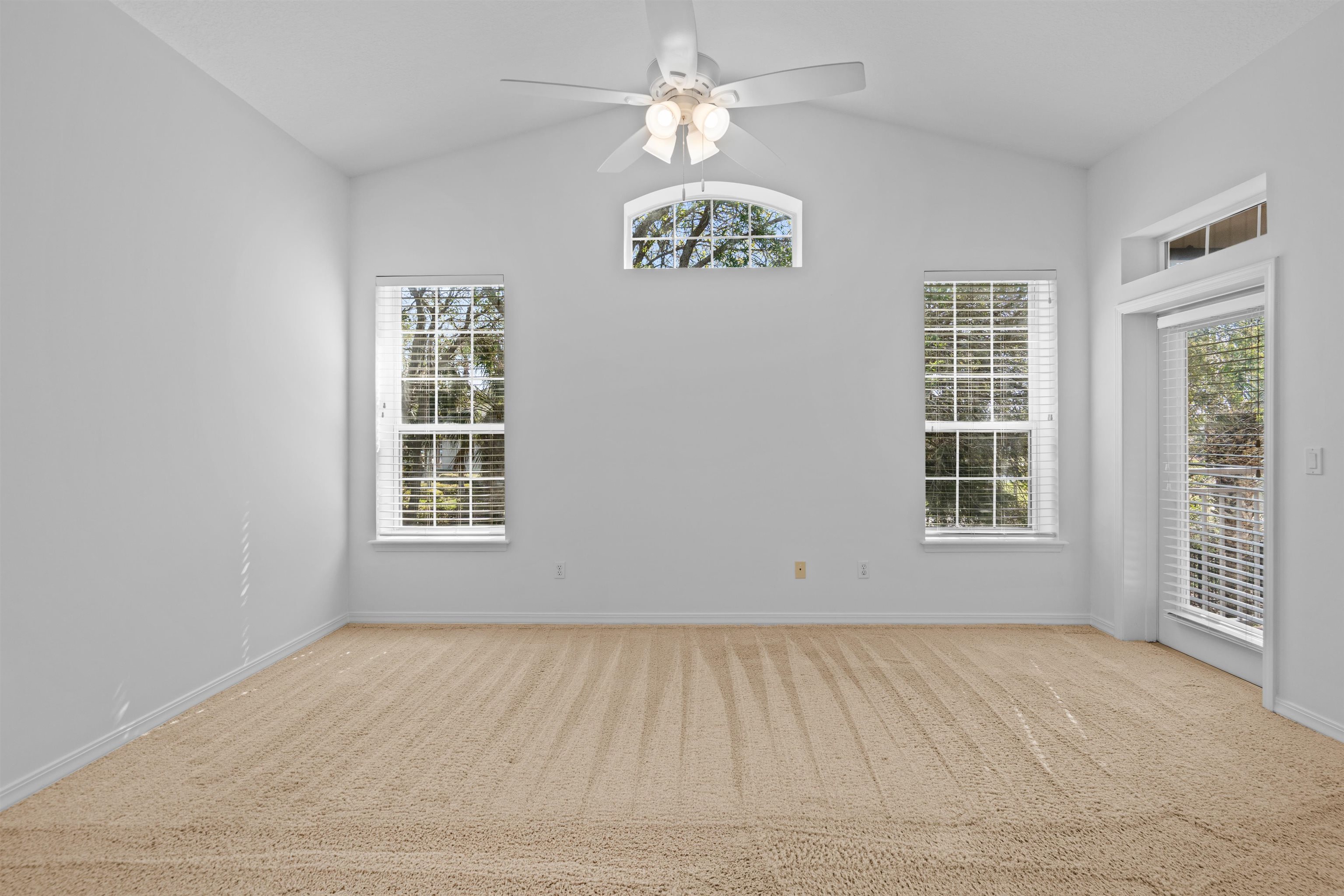 Image 21 of 66 For 1005 Makarios Dr