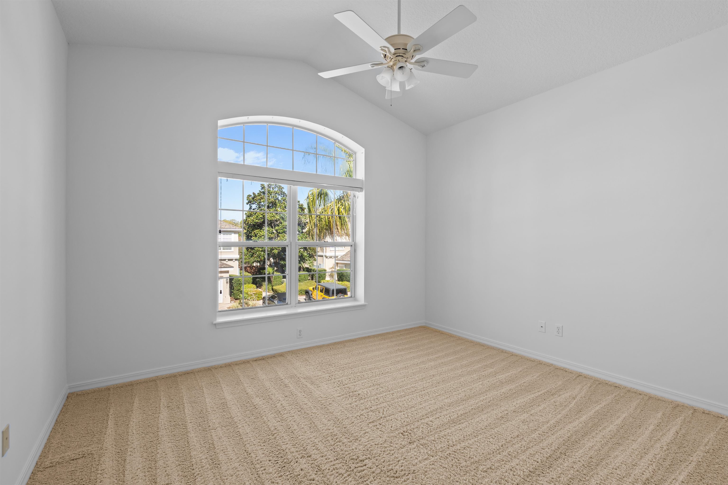 Image 25 of 66 For 1005 Makarios Dr