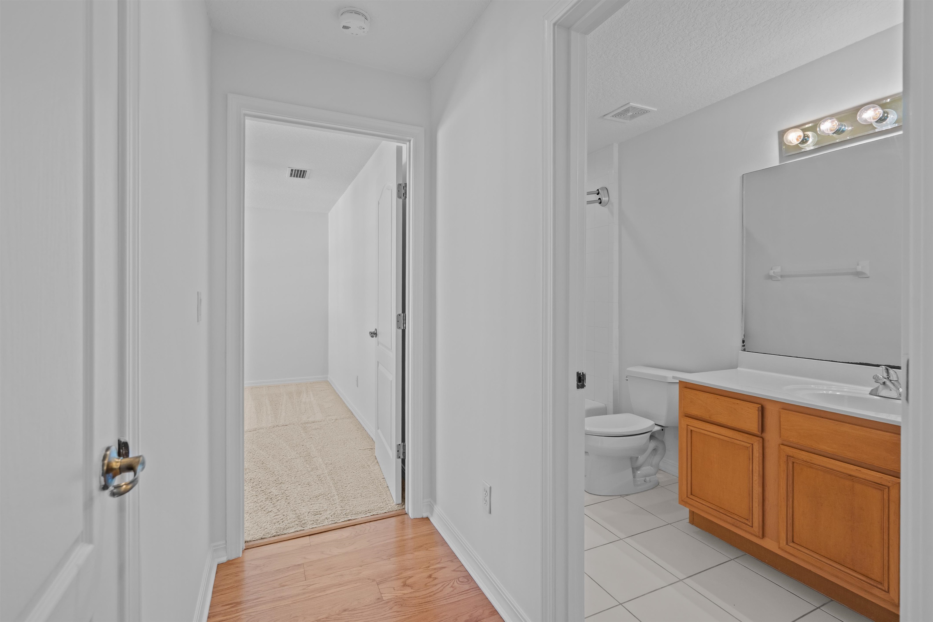 Image 31 of 66 For 1005 Makarios Dr