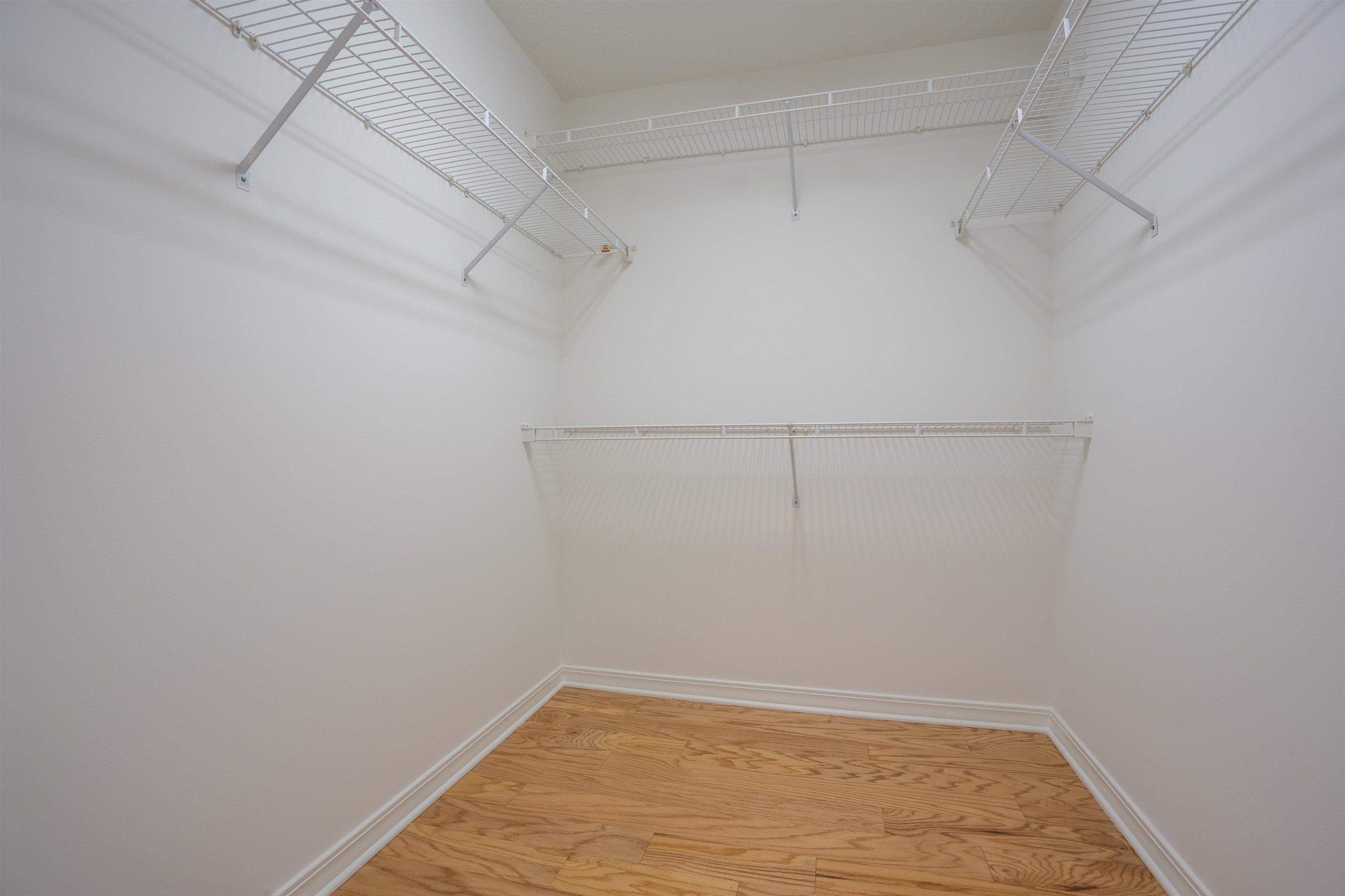 Image 32 of 66 For 1005 Makarios Dr