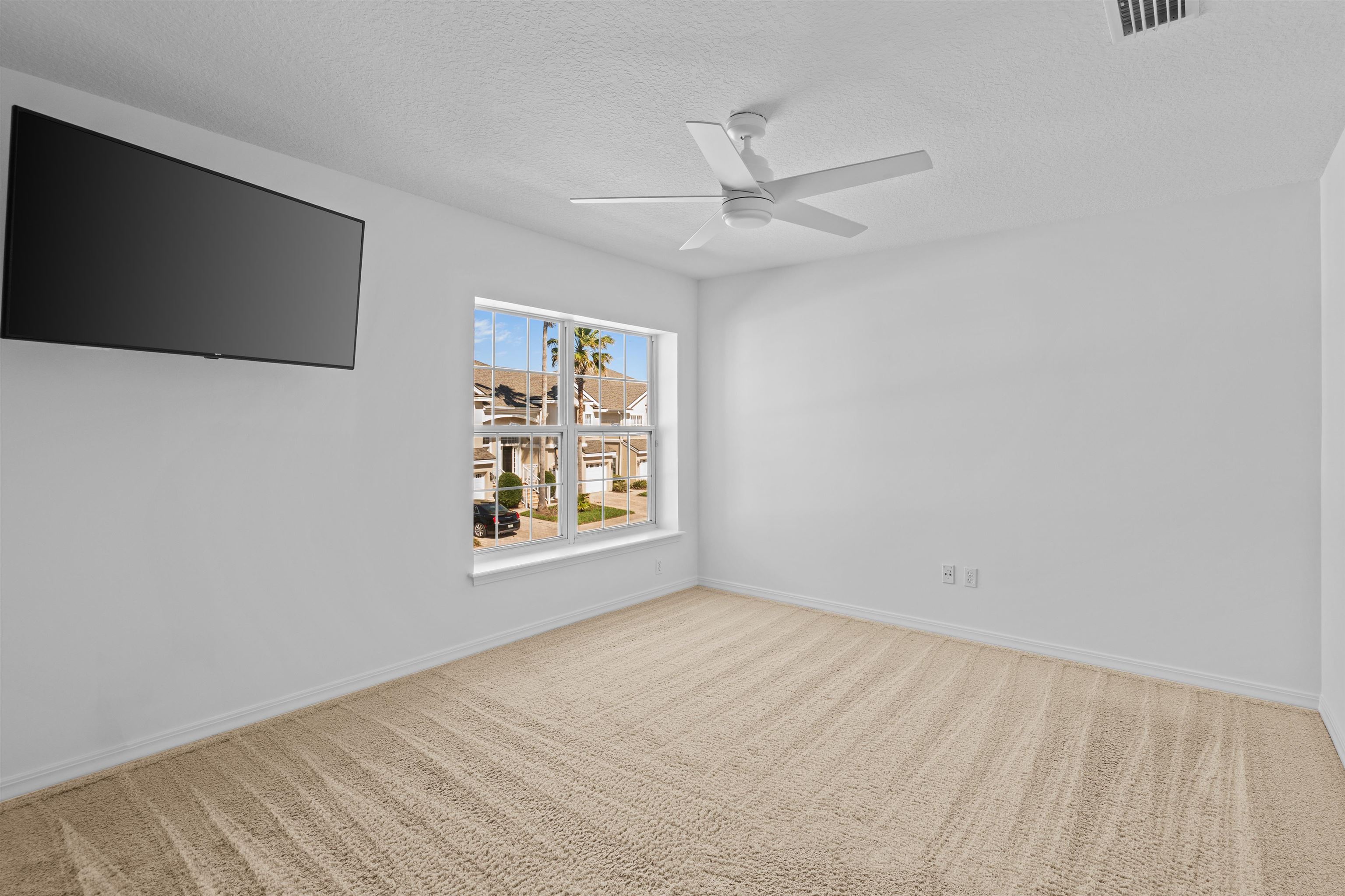 Image 35 of 66 For 1005 Makarios Dr